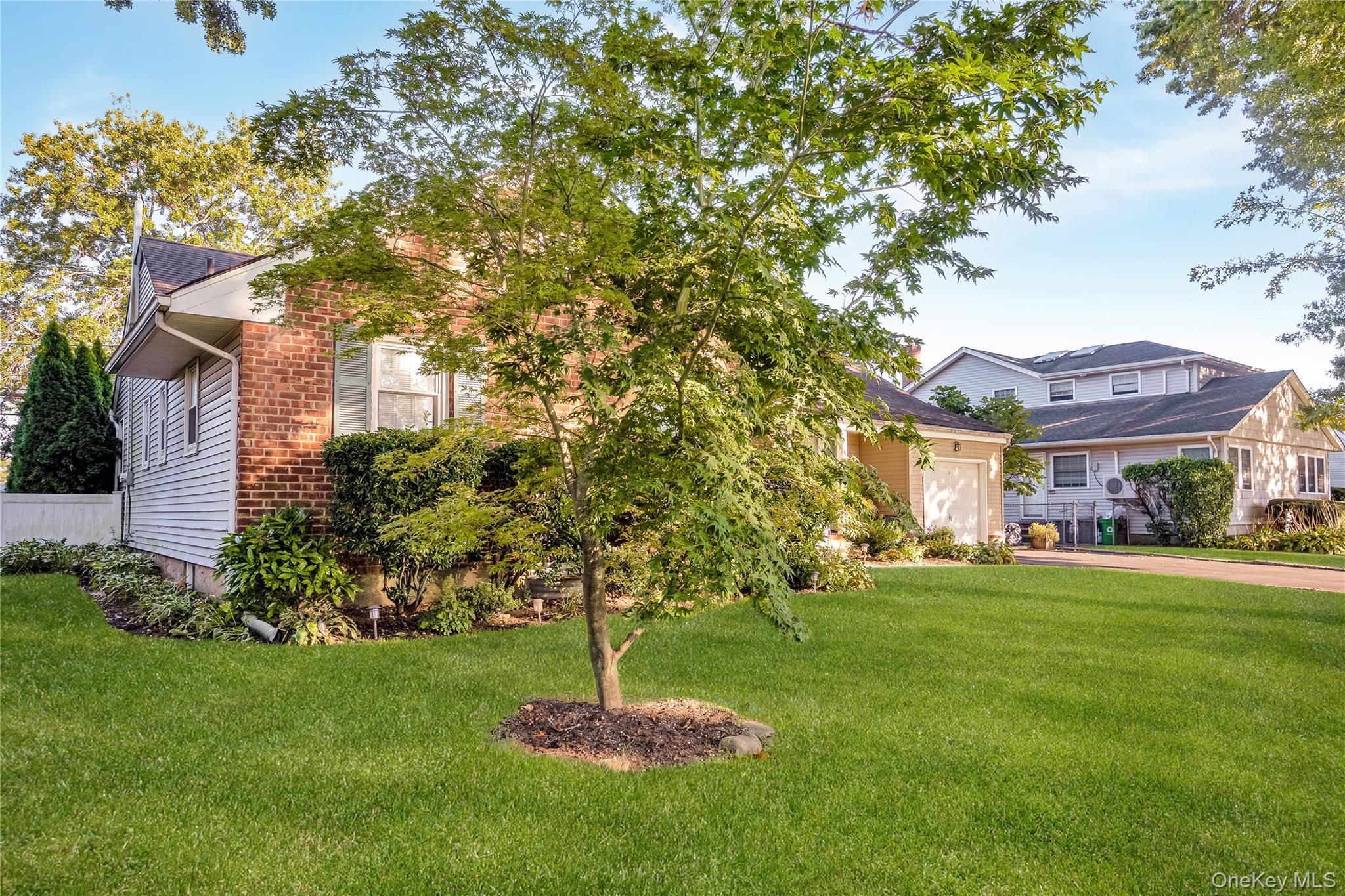 Single Family Brompton Nassau County, NY 11530, MLS-922363-5