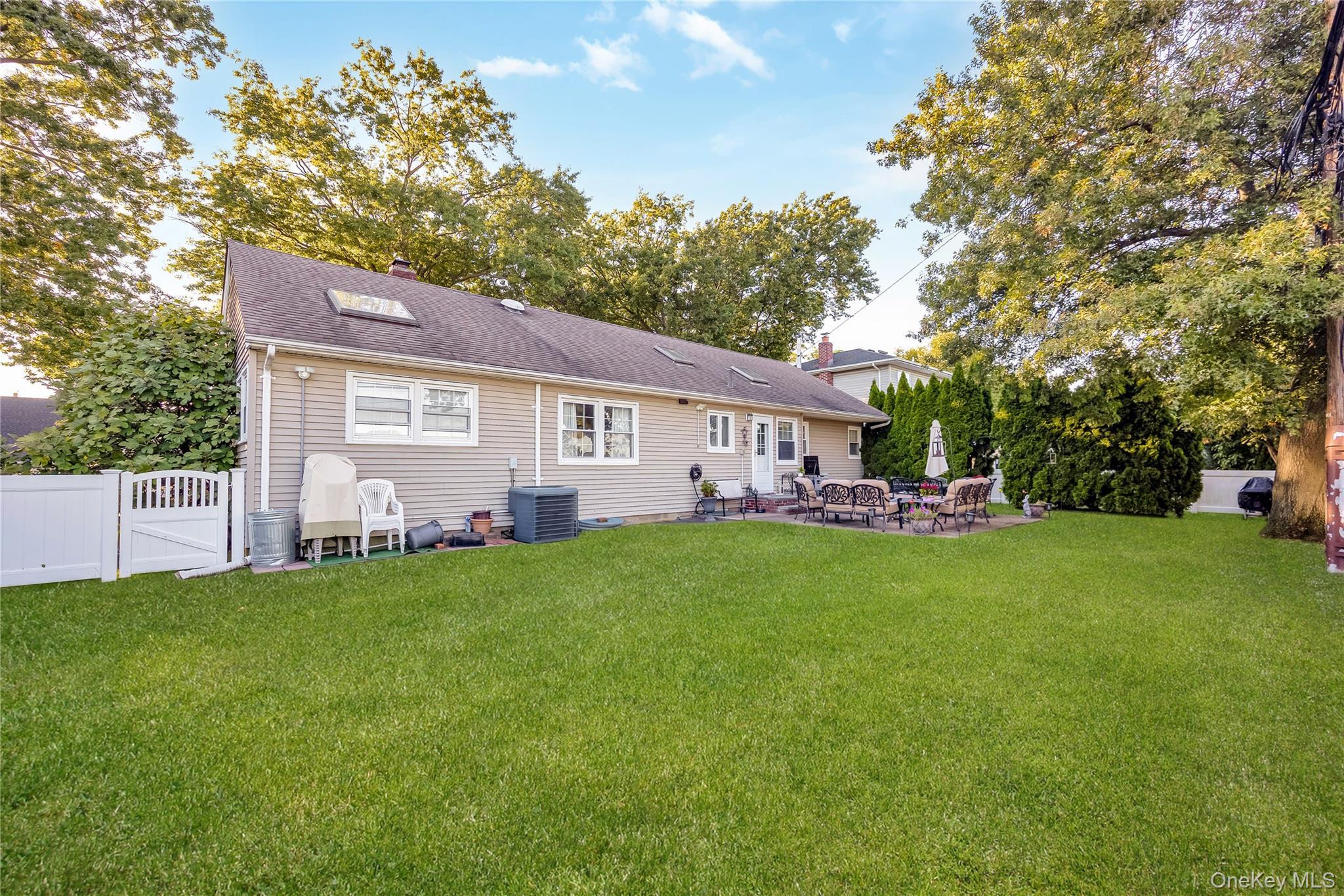 Single Family Brompton Nassau County, NY 11530, MLS-922363-9