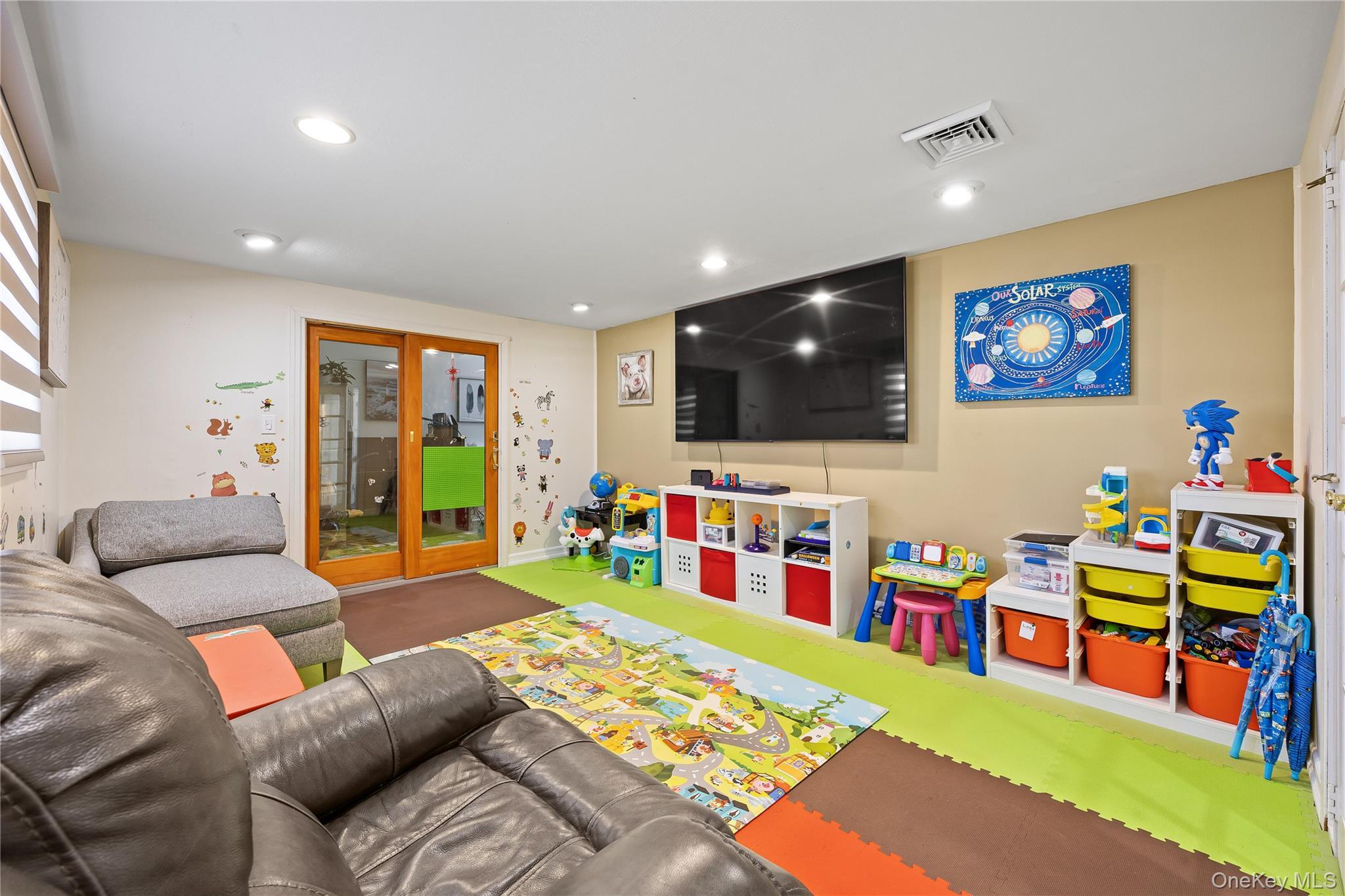 Single Family Oxford  Nassau County, NY 11804, MLS-922366-14