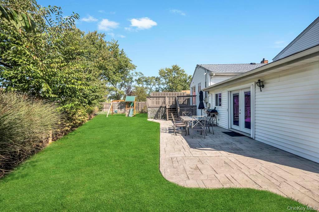 Single Family Hyacinth  Nassau County, NY 11590, MLS-922375-27