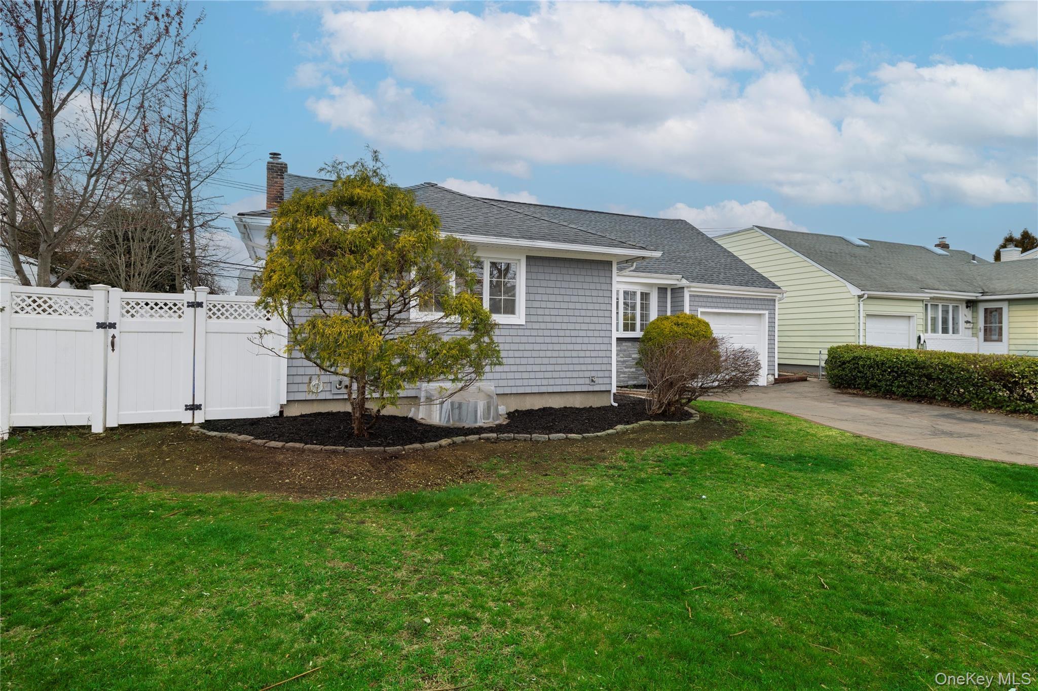 Single Family Farm Ranch  Nassau County, NY 11714, MLS-922391-3