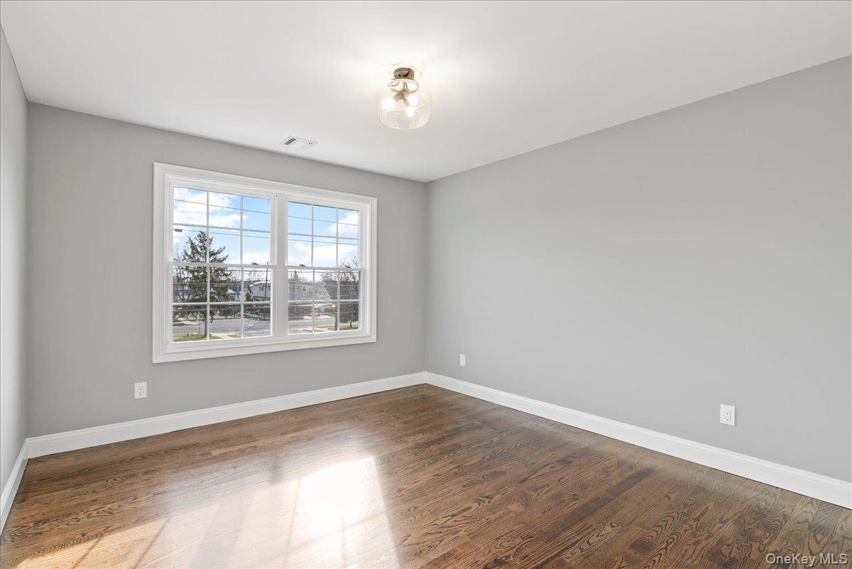 Single Family Cedar  Nassau County, NY 11758, MLS-922395-29