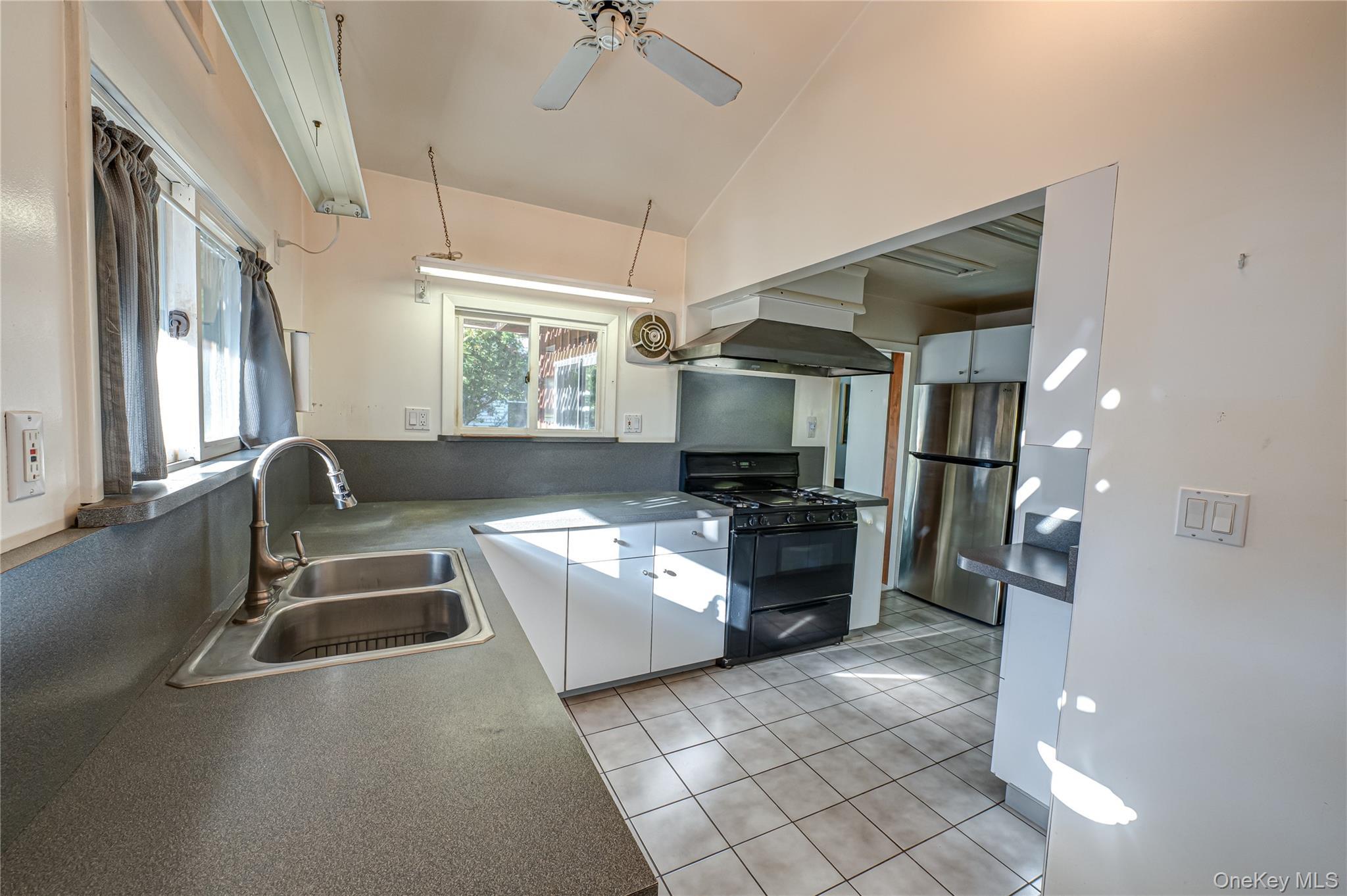 Single Family Evergreen  Suffolk County, NY 11788, MLS-922423-16