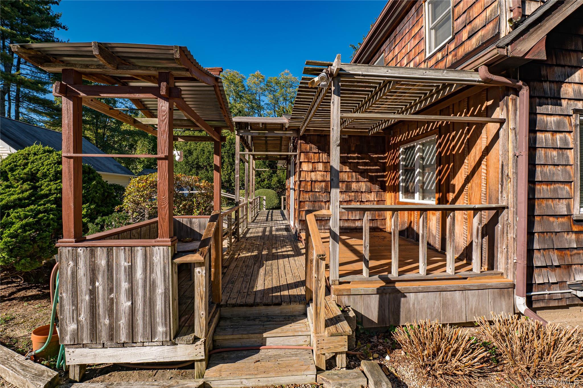 Single Family Evergreen  Suffolk County, NY 11788, MLS-922423-27