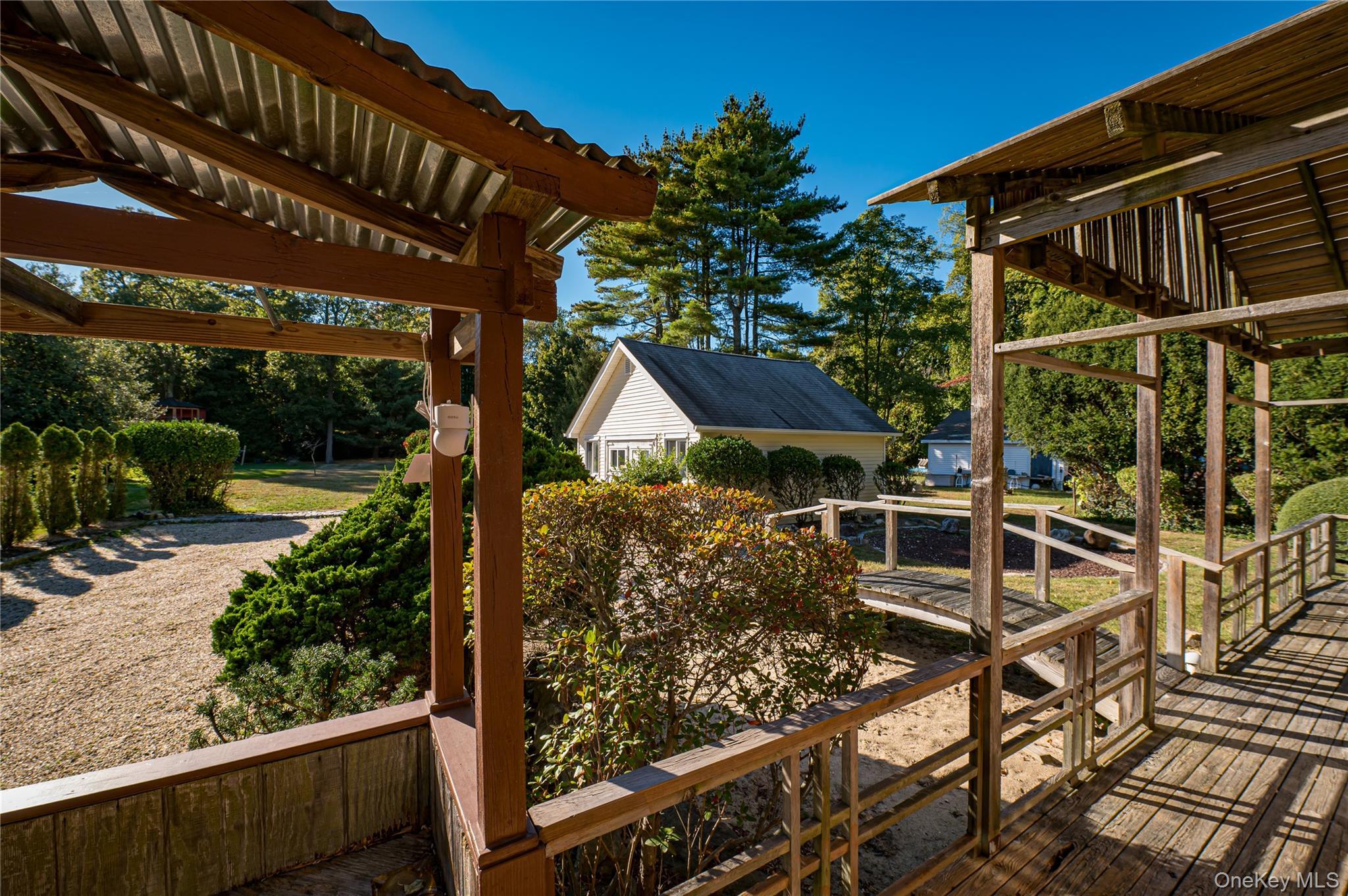 Single Family Evergreen  Suffolk County, NY 11788, MLS-922423-29