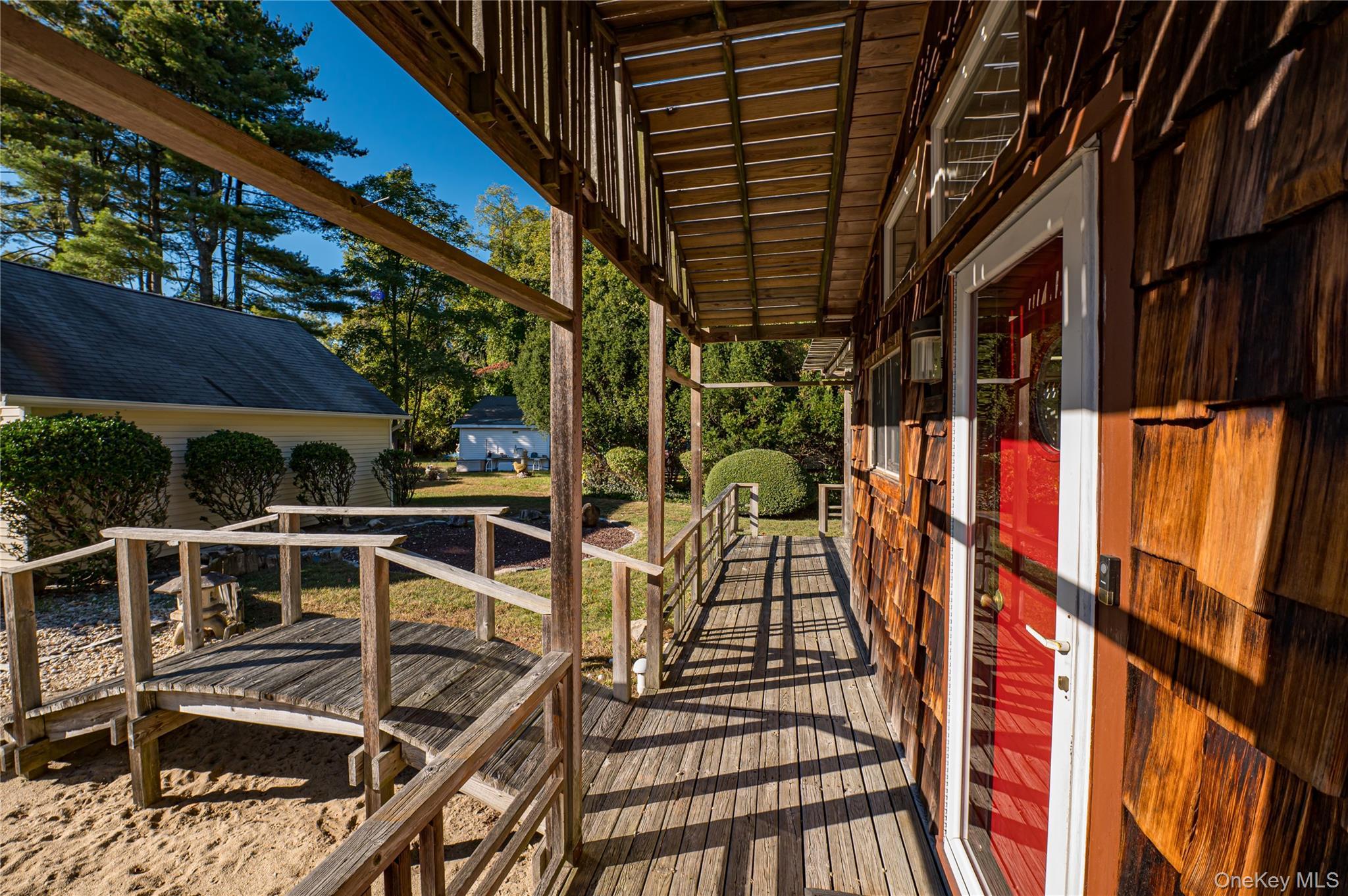 Single Family Evergreen  Suffolk County, NY 11788, MLS-922423-31