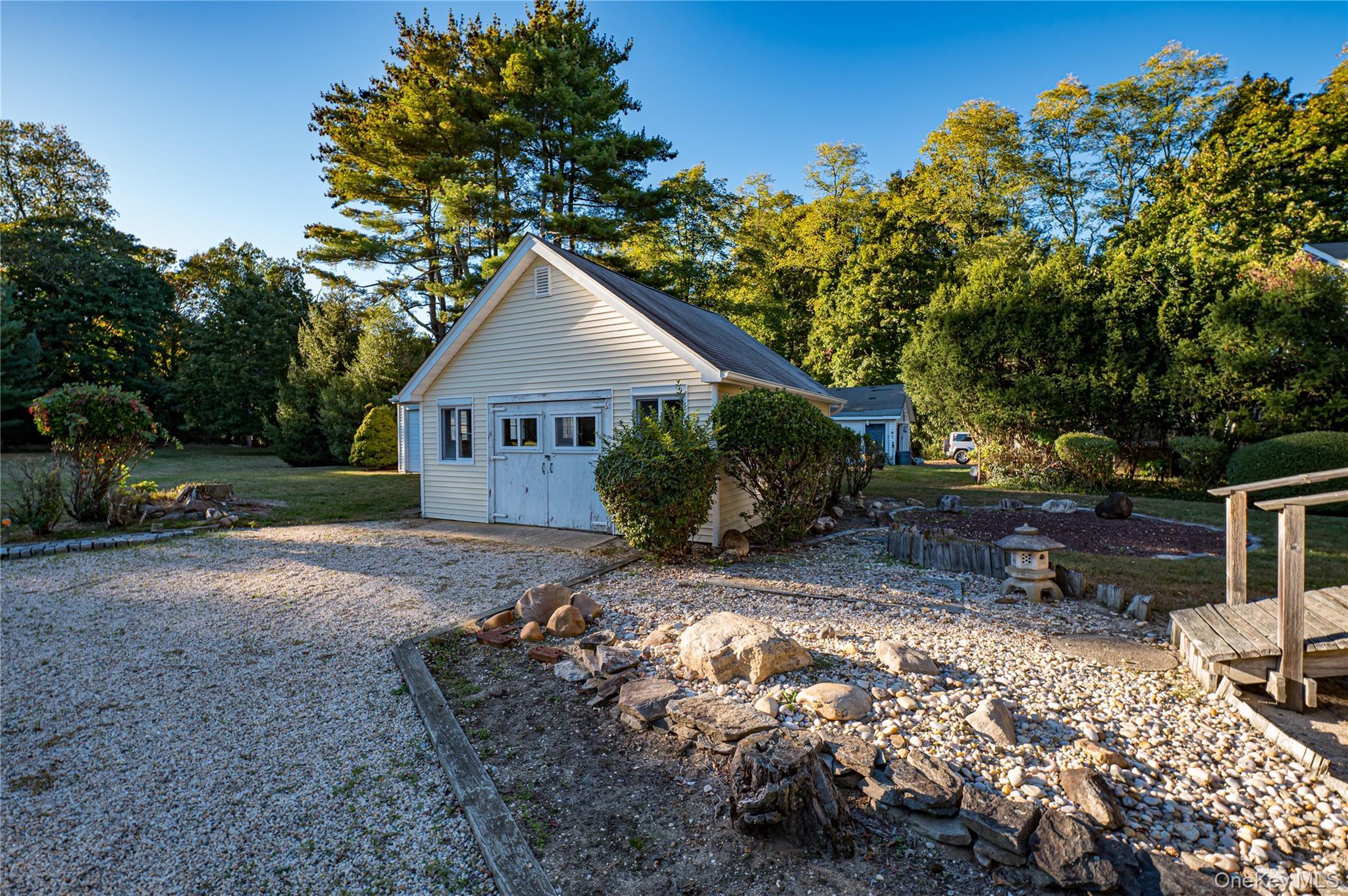 Single Family Evergreen  Suffolk County, NY 11788, MLS-922423-33