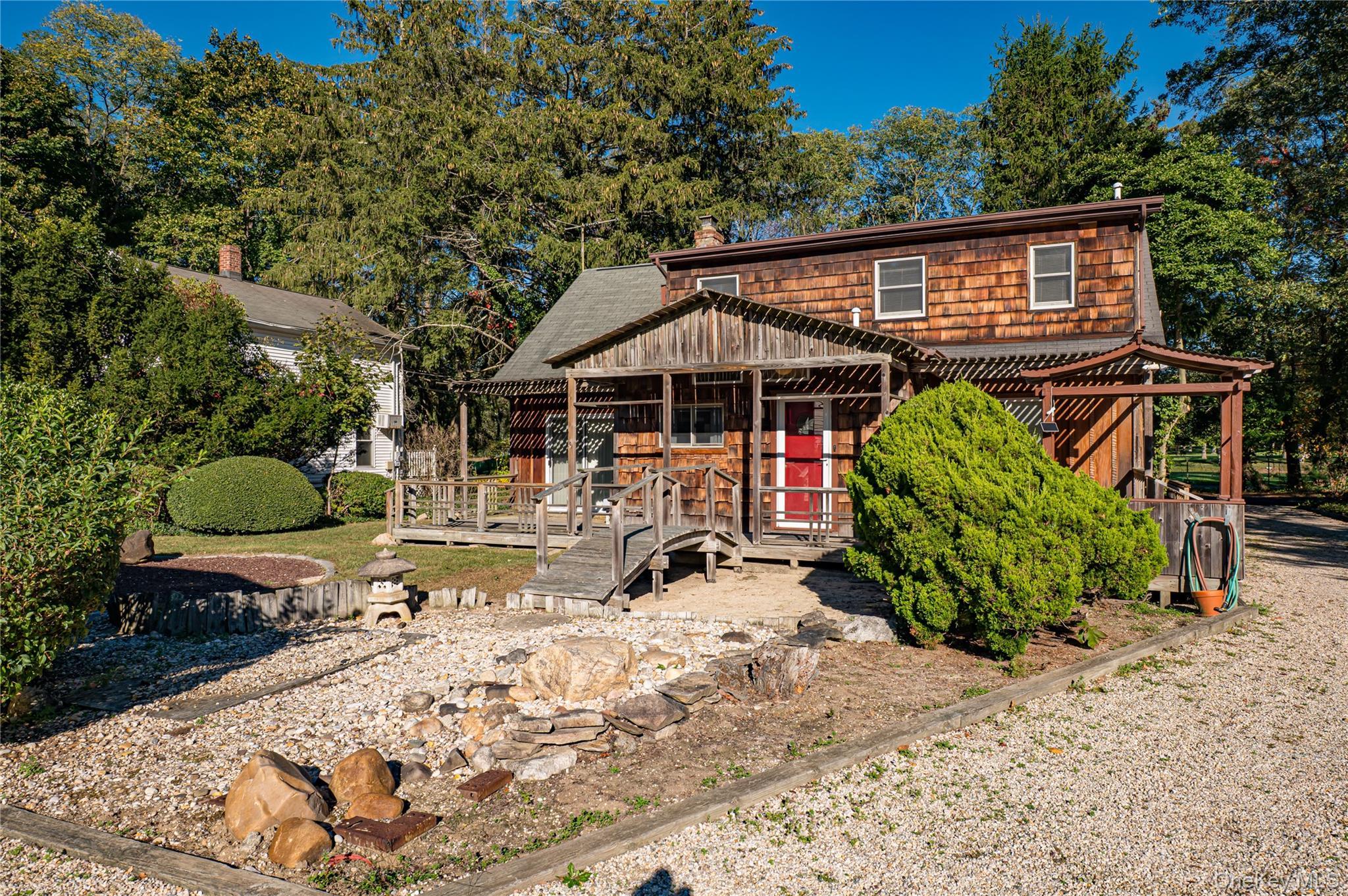 Single Family Evergreen  Suffolk County, NY 11788, MLS-922423-35