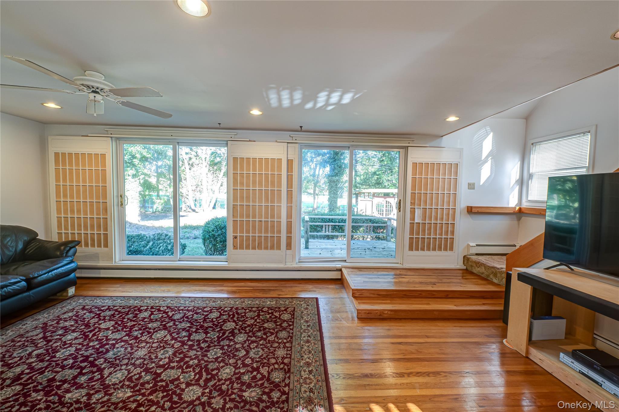 Single Family Evergreen  Suffolk County, NY 11788, MLS-922423-8