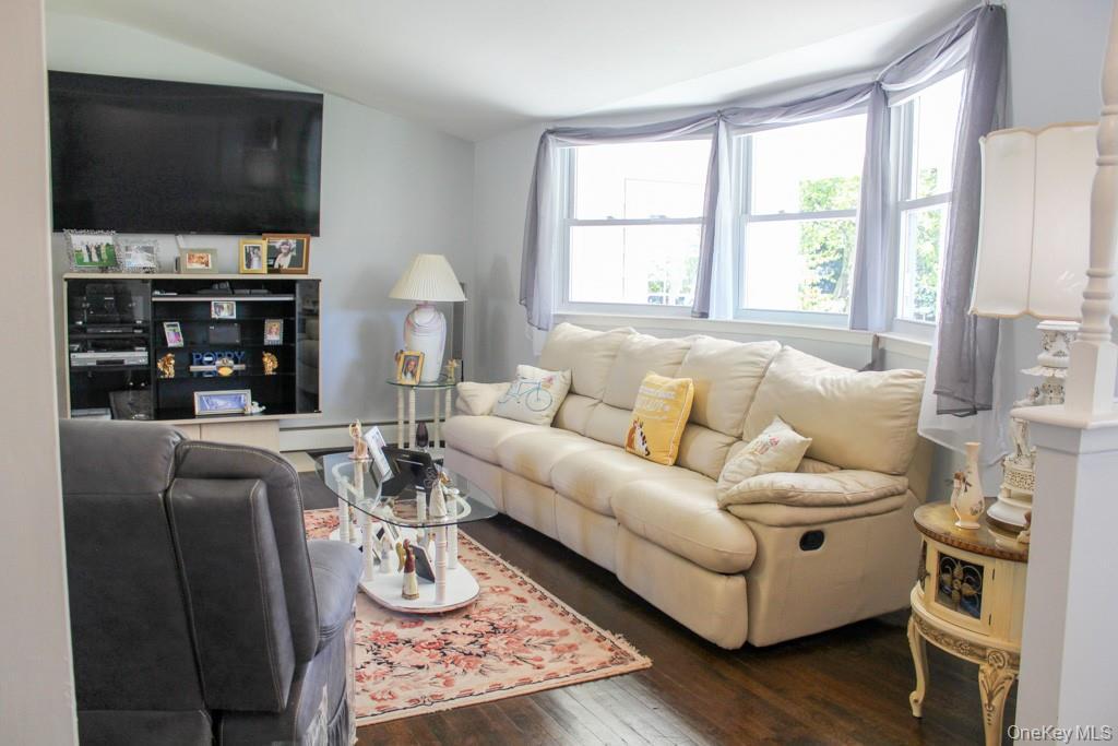 Single Family University Heights Suffolk County, NY 11790, MLS-922451-3