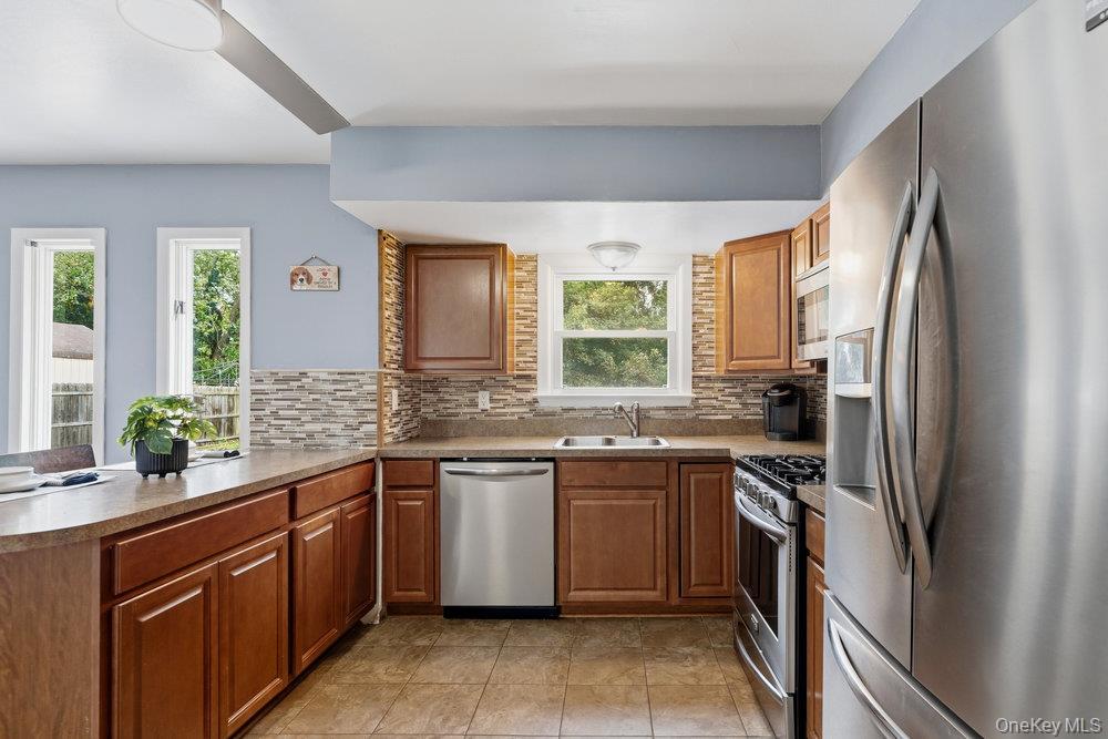 Single Family Riverdale  Suffolk County, NY 11769, MLS-922453-14