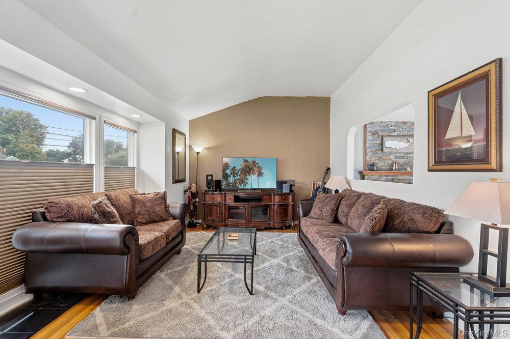 Single Family Riverdale  Suffolk County, NY 11769, MLS-922453-2