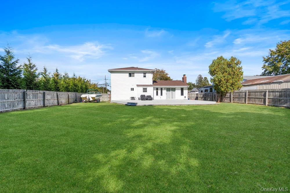 Single Family Riverdale  Suffolk County, NY 11769, MLS-922453-27