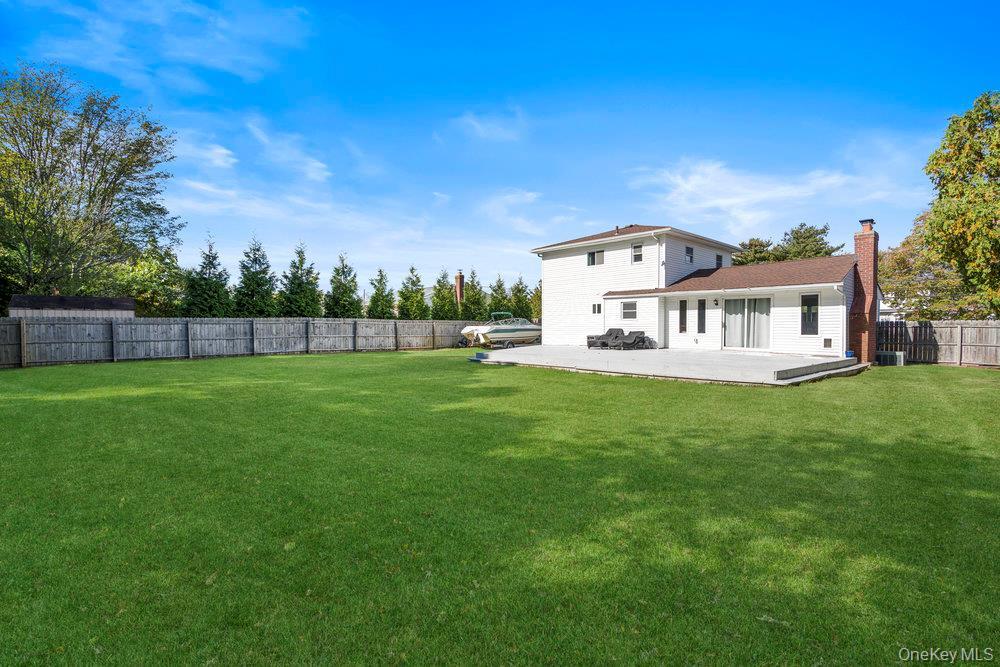 Single Family Riverdale  Suffolk County, NY 11769, MLS-922453-28