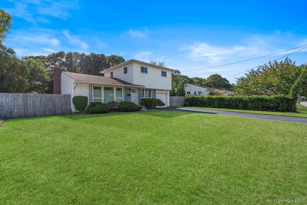 Single Family Riverdale  Suffolk County, NY 11769, MLS-922453-29