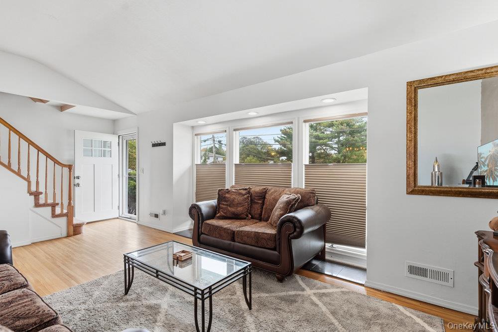 Single Family Riverdale  Suffolk County, NY 11769, MLS-922453-6