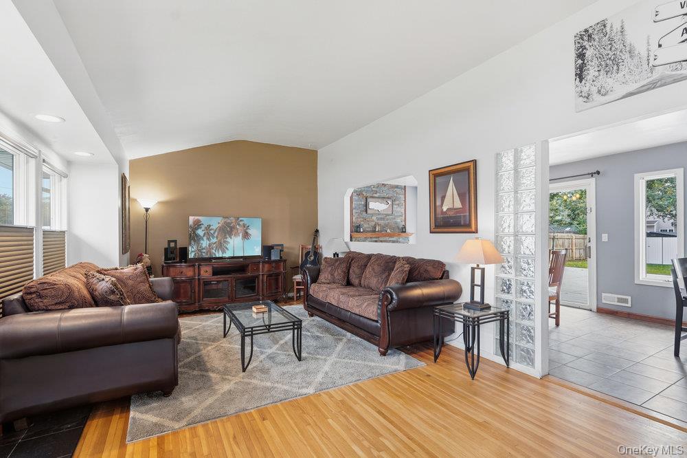 Single Family Riverdale  Suffolk County, NY 11769, MLS-922453-8