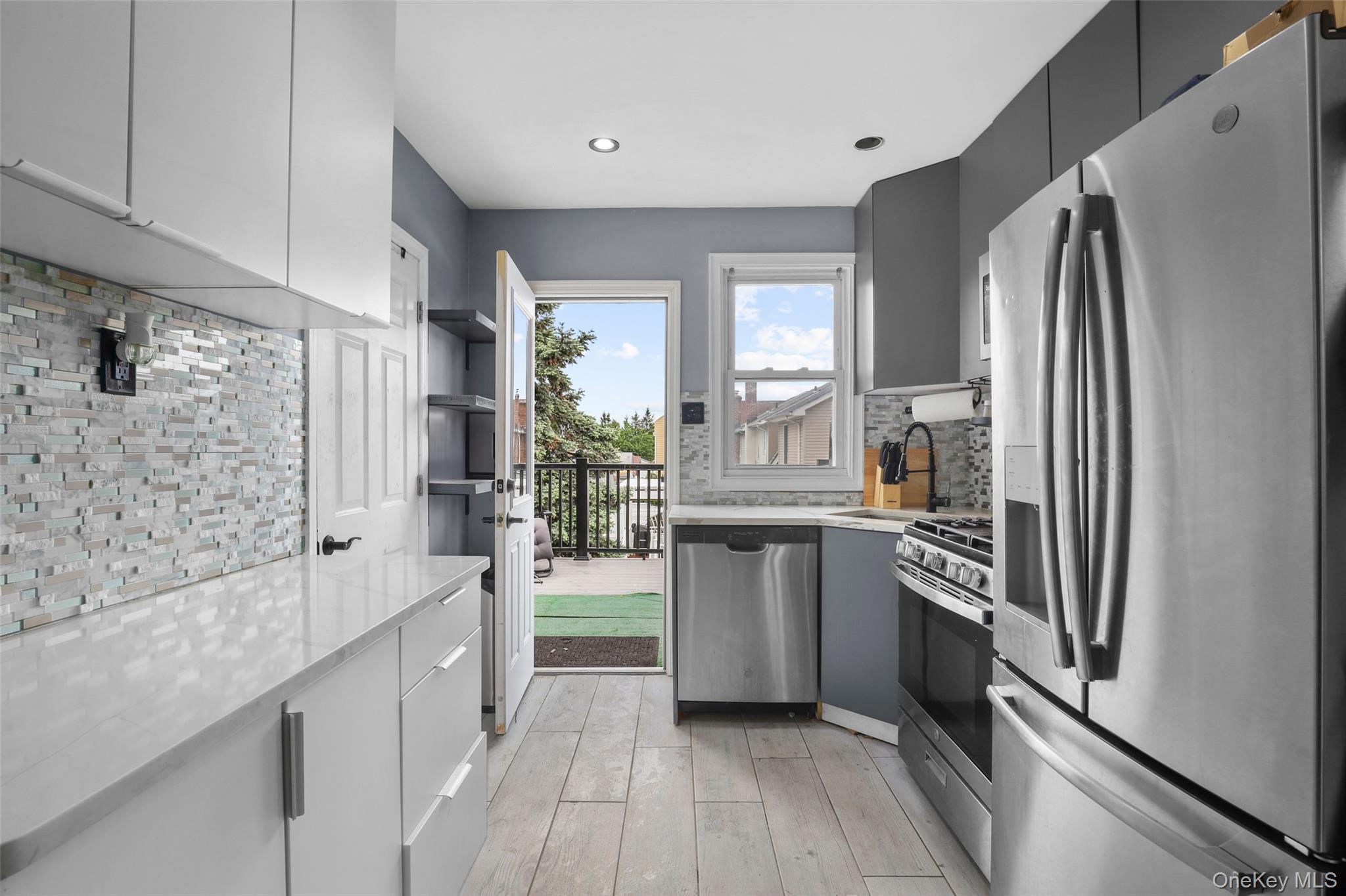 Single Family Randall  Bronx, NY 10465, MLS-922474-4