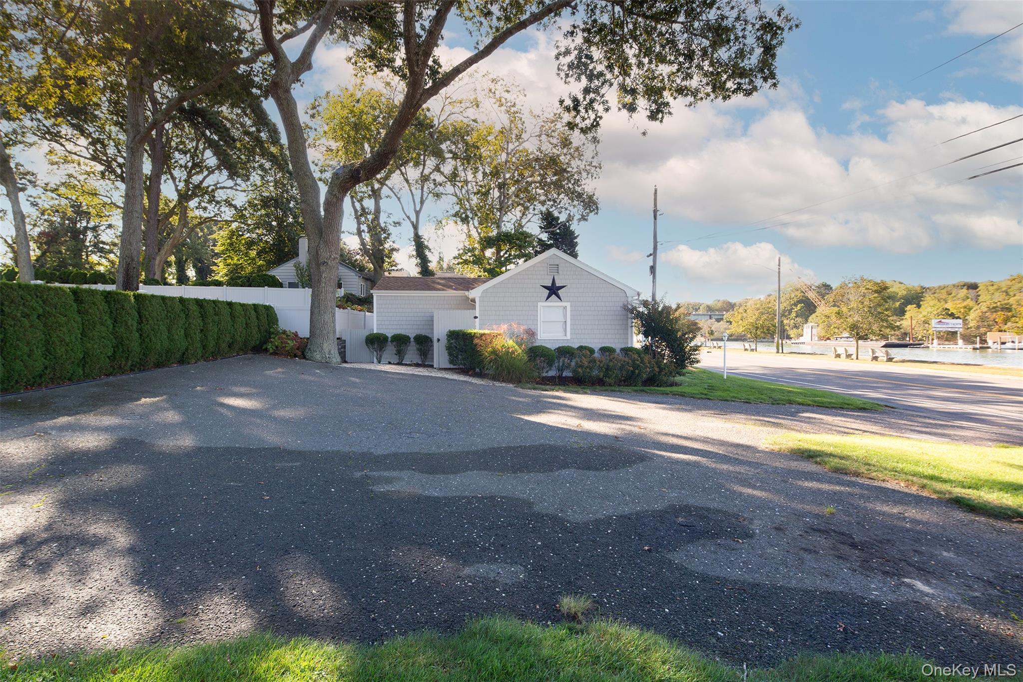 Single Family Canal Suffolk County, NY 11946, MLS-922491-36