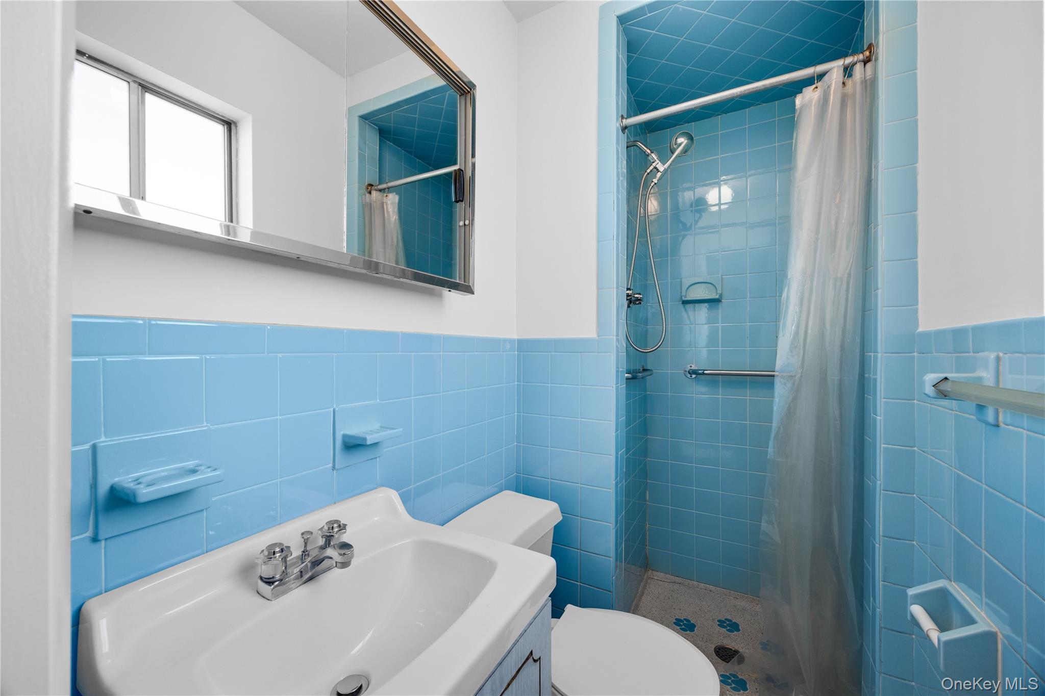 Single Family Ellsworth Bronx, NY 10465, MLS-922497-13