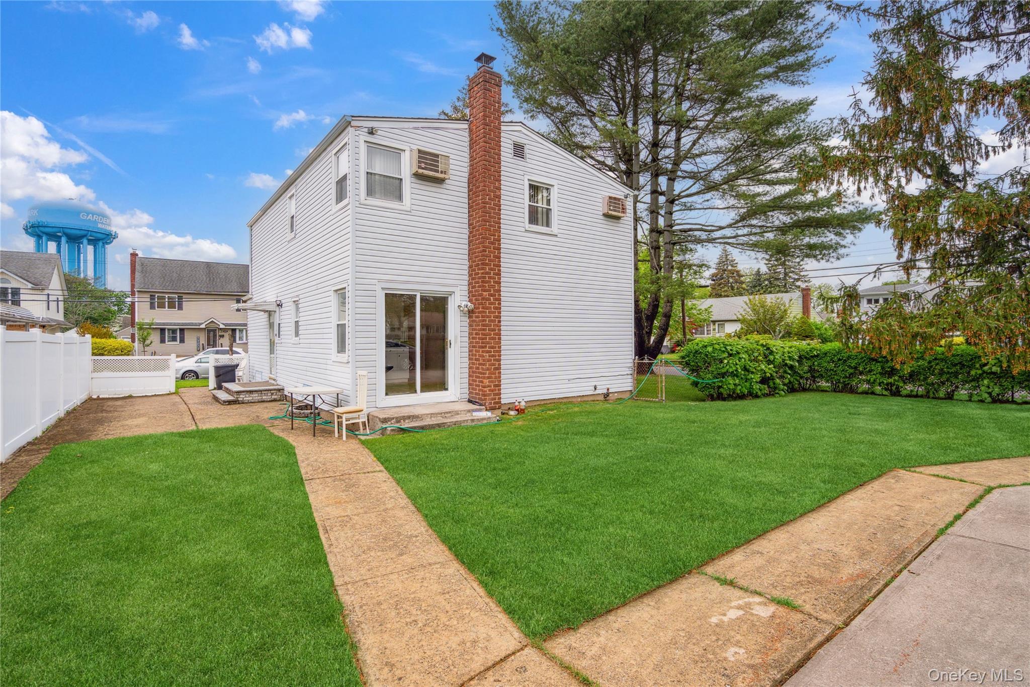 Single Family Bretton  Nassau County, NY 11040, MLS-922517-17