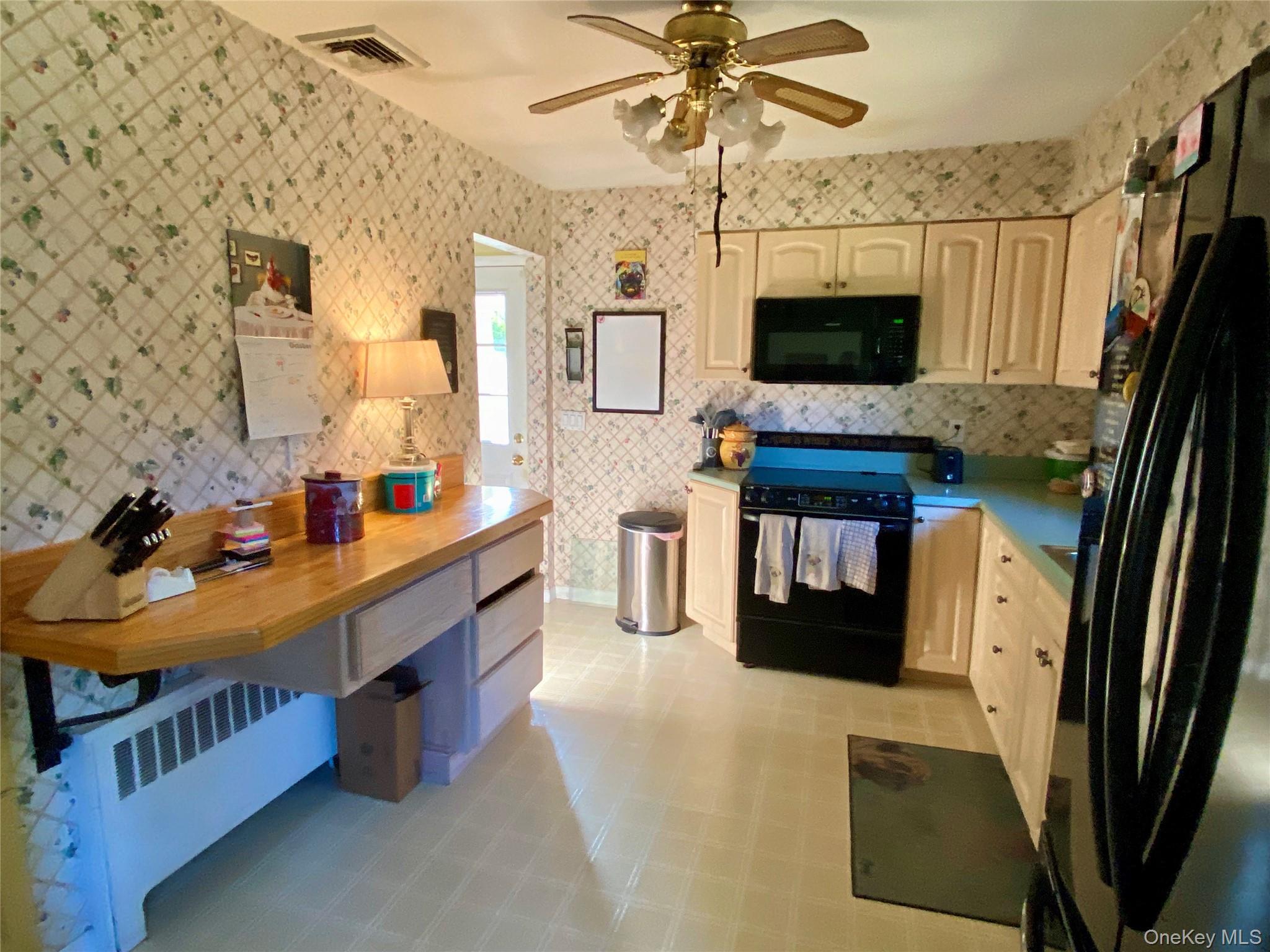 Single Family Oak  Suffolk County, NY 11746, MLS-922559-10