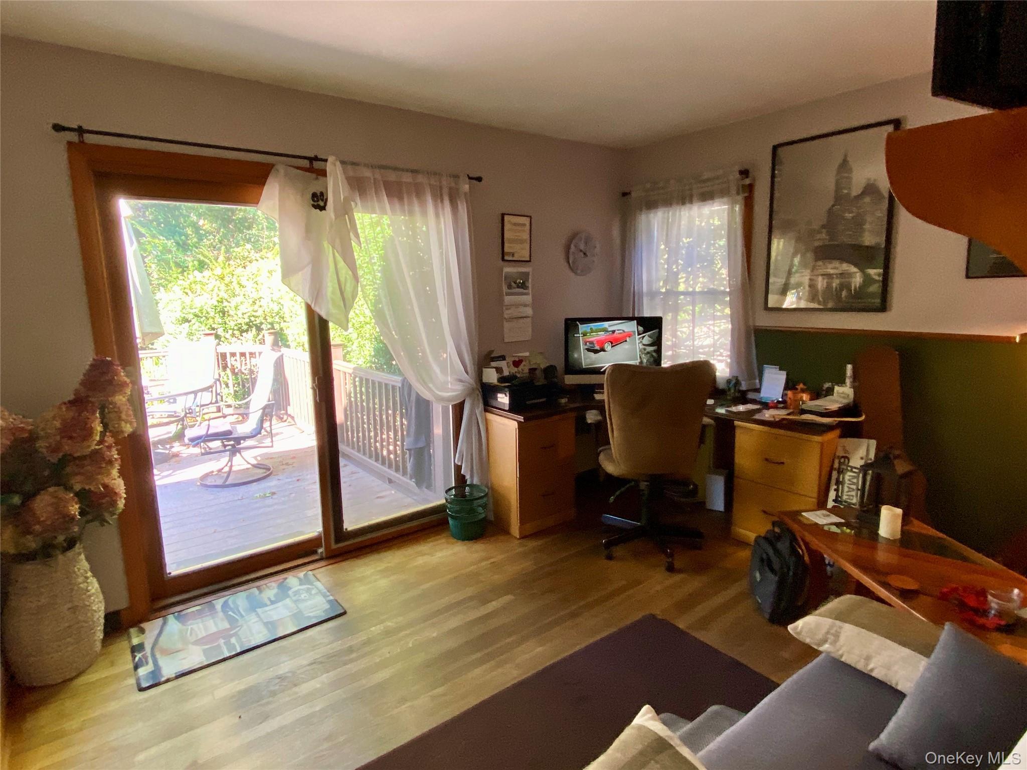 Single Family Oak  Suffolk County, NY 11746, MLS-922559-17