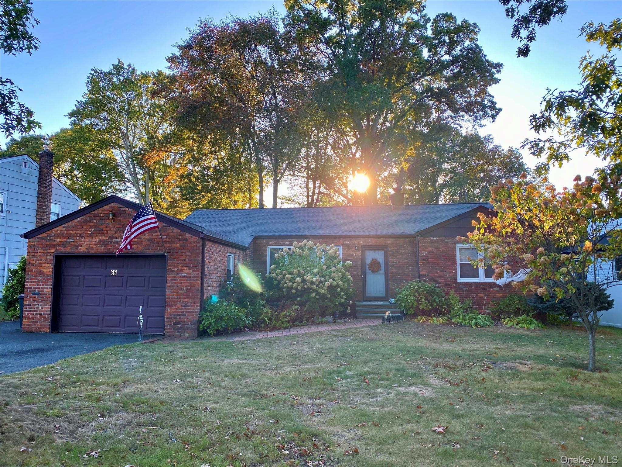 Single Family Oak  Suffolk County, NY 11746, MLS-922559-3