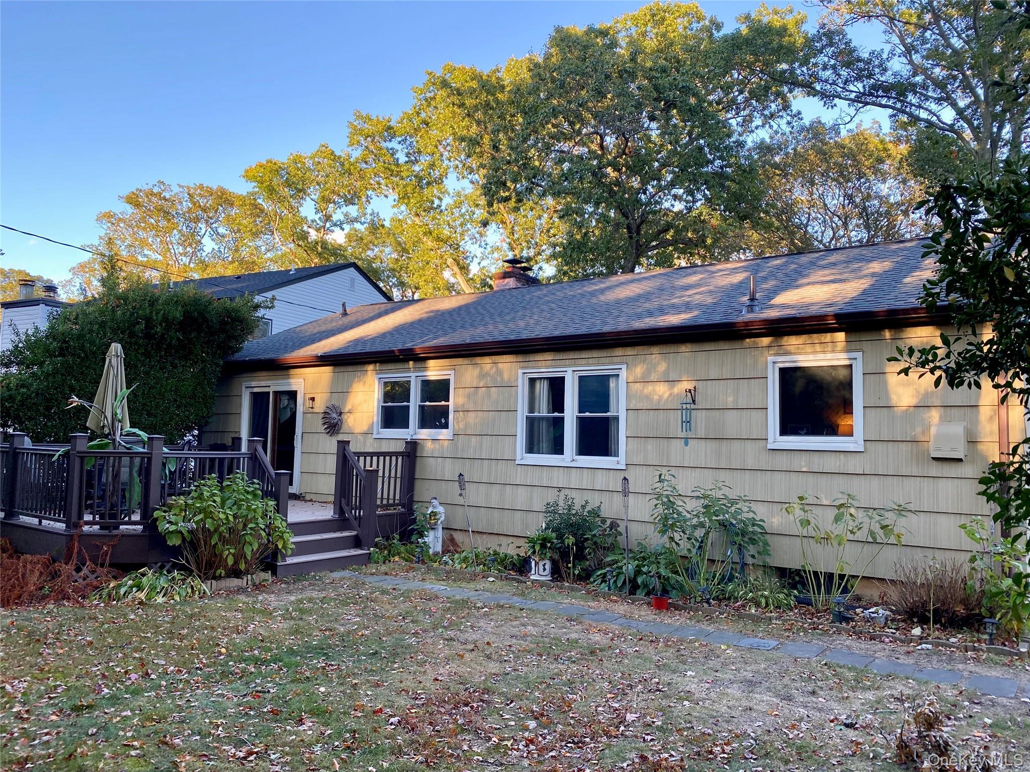 Single Family Oak  Suffolk County, NY 11746, MLS-922559-4