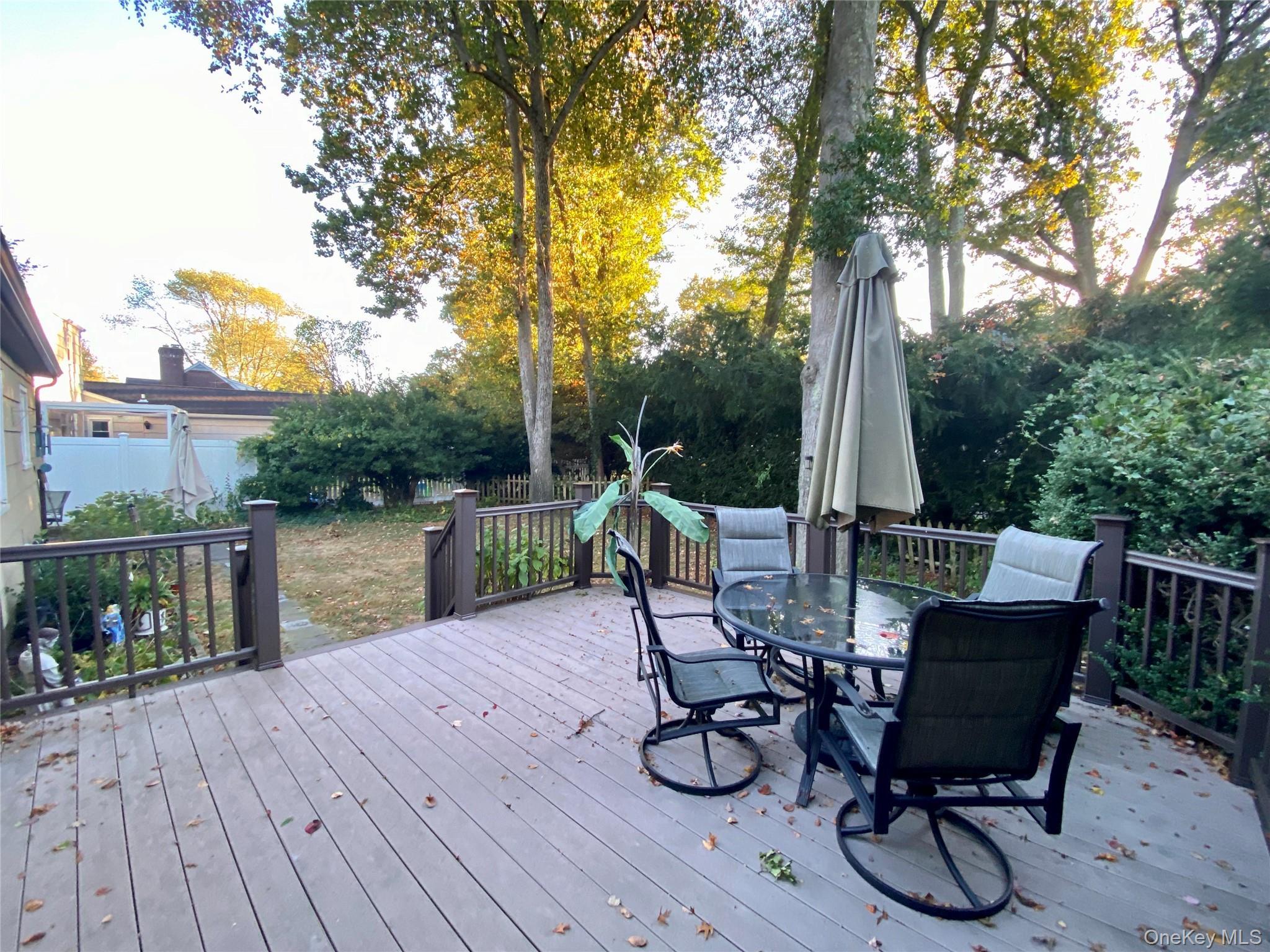 Single Family Oak  Suffolk County, NY 11746, MLS-922559-6