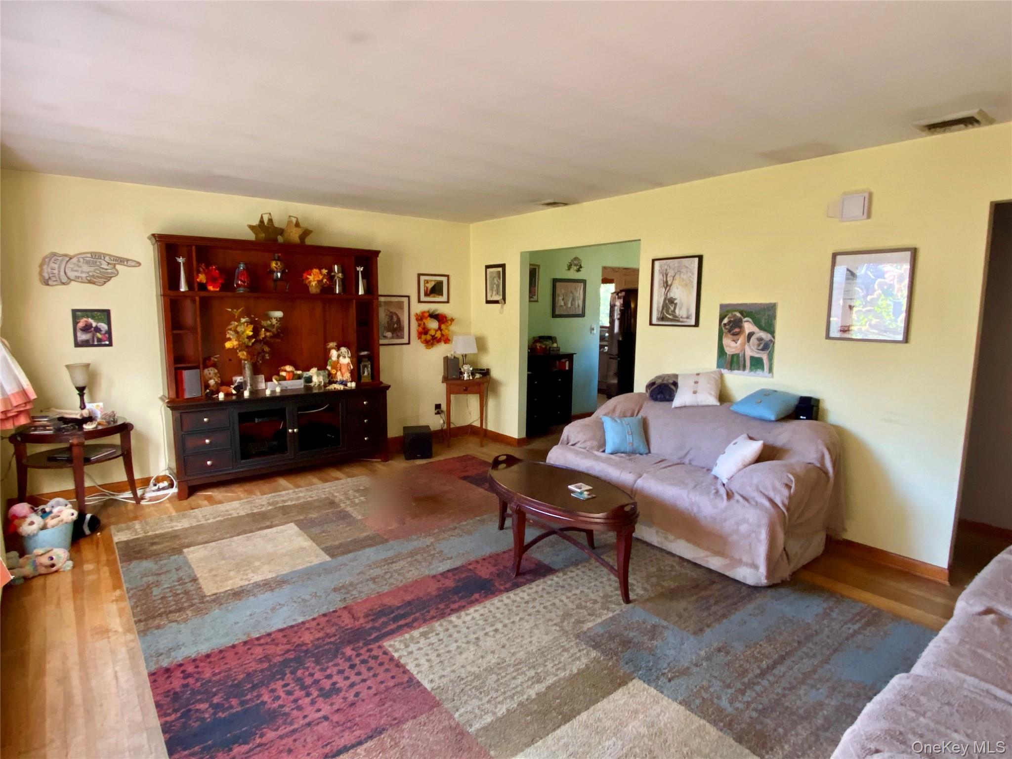 Single Family Oak  Suffolk County, NY 11746, MLS-922559-7