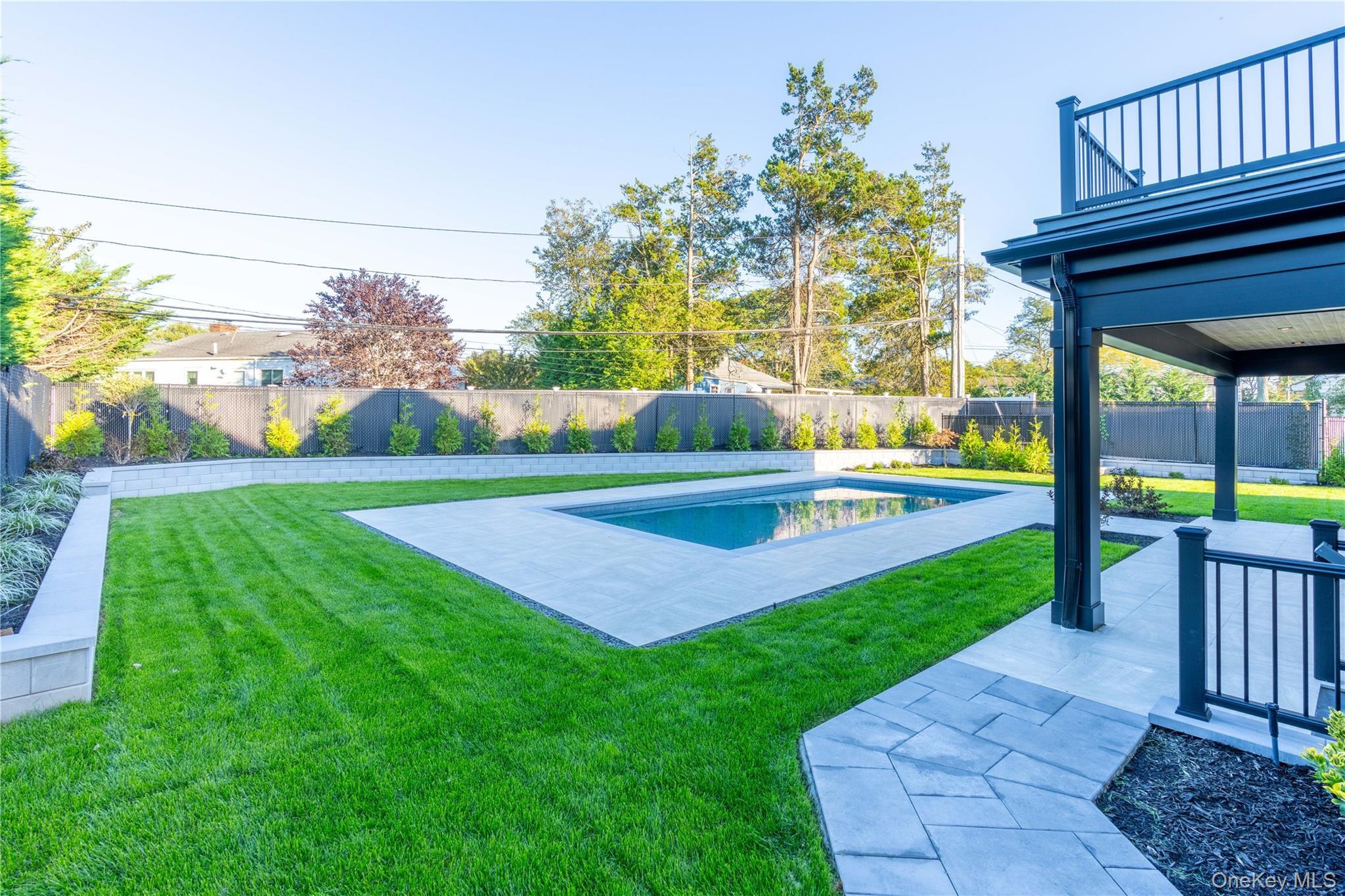 Single Family Davie Nassau County, NY 11590, MLS-922566-12