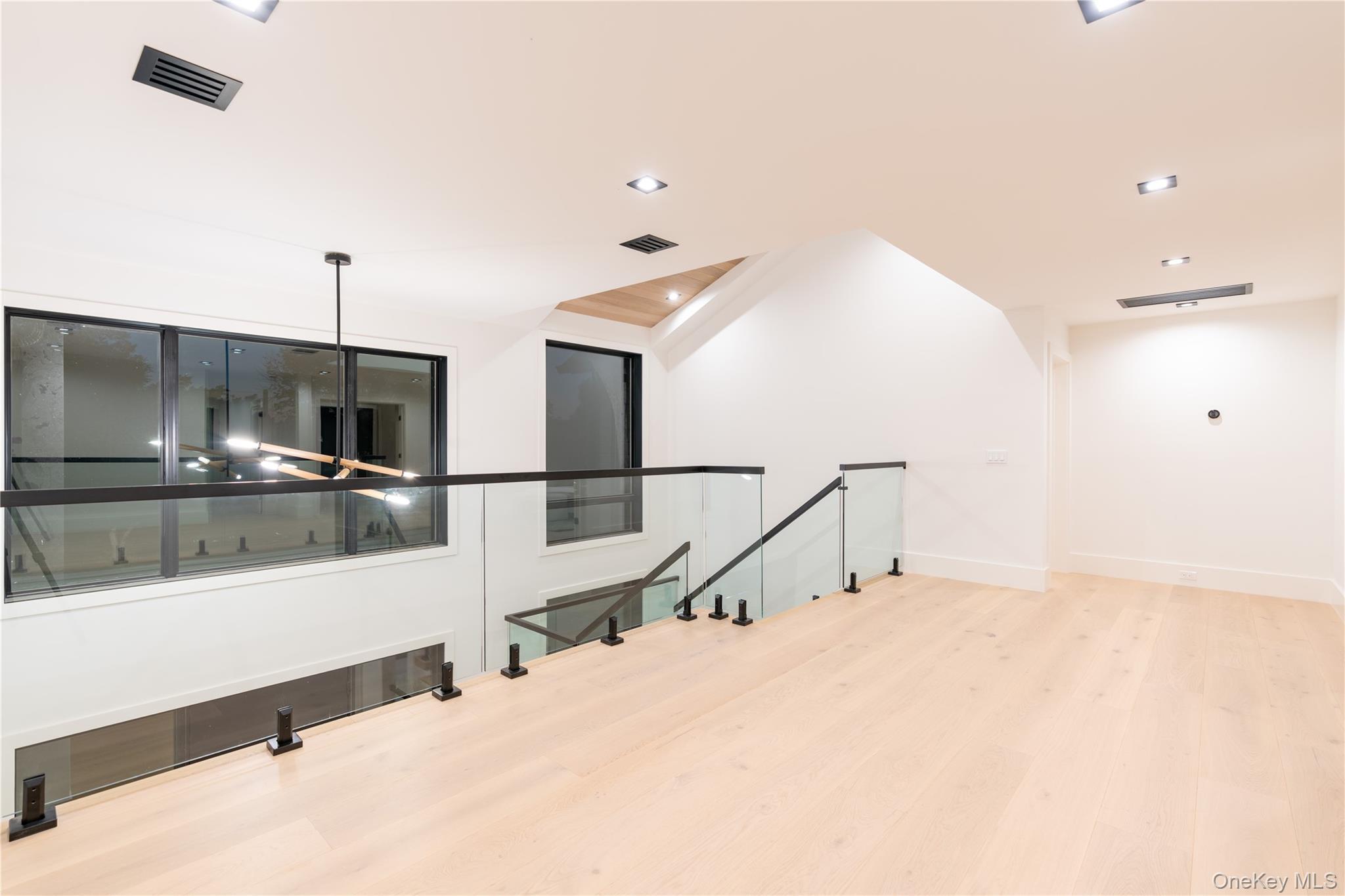 Single Family Davie Nassau County, NY 11590, MLS-922566-35