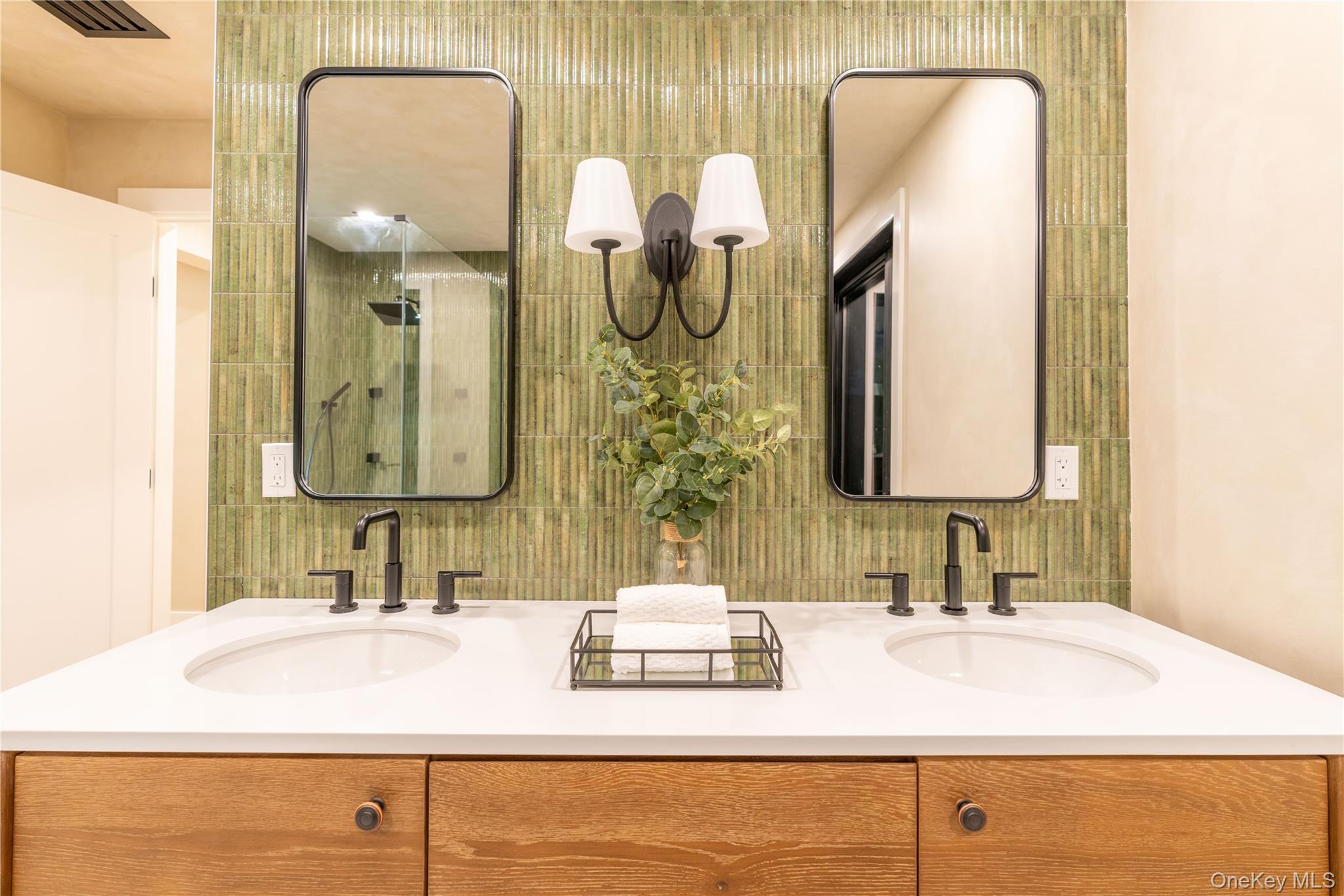 Single Family Davie Nassau County, NY 11590, MLS-922566-41