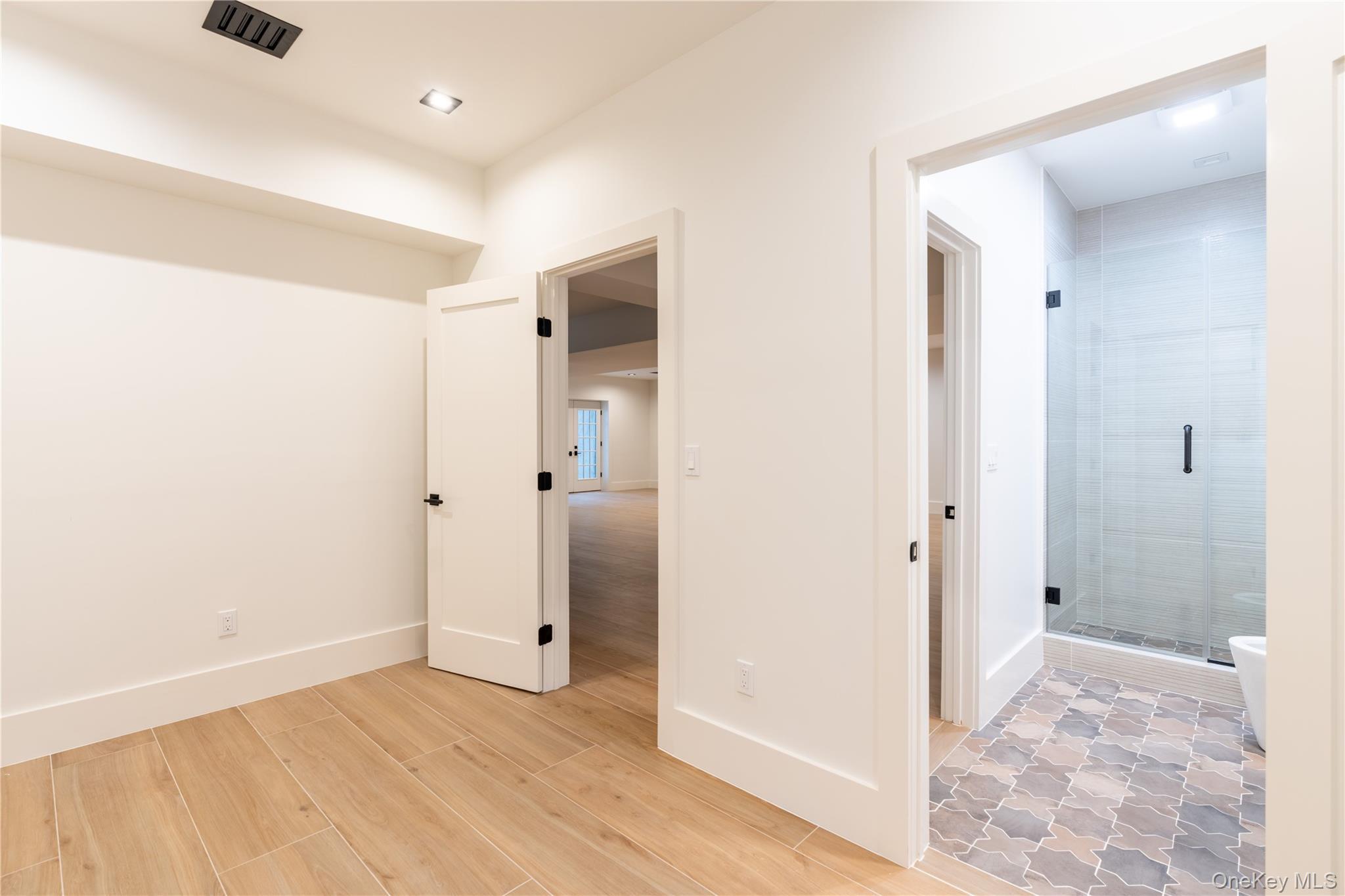 Single Family Davie Nassau County, NY 11590, MLS-922566-49