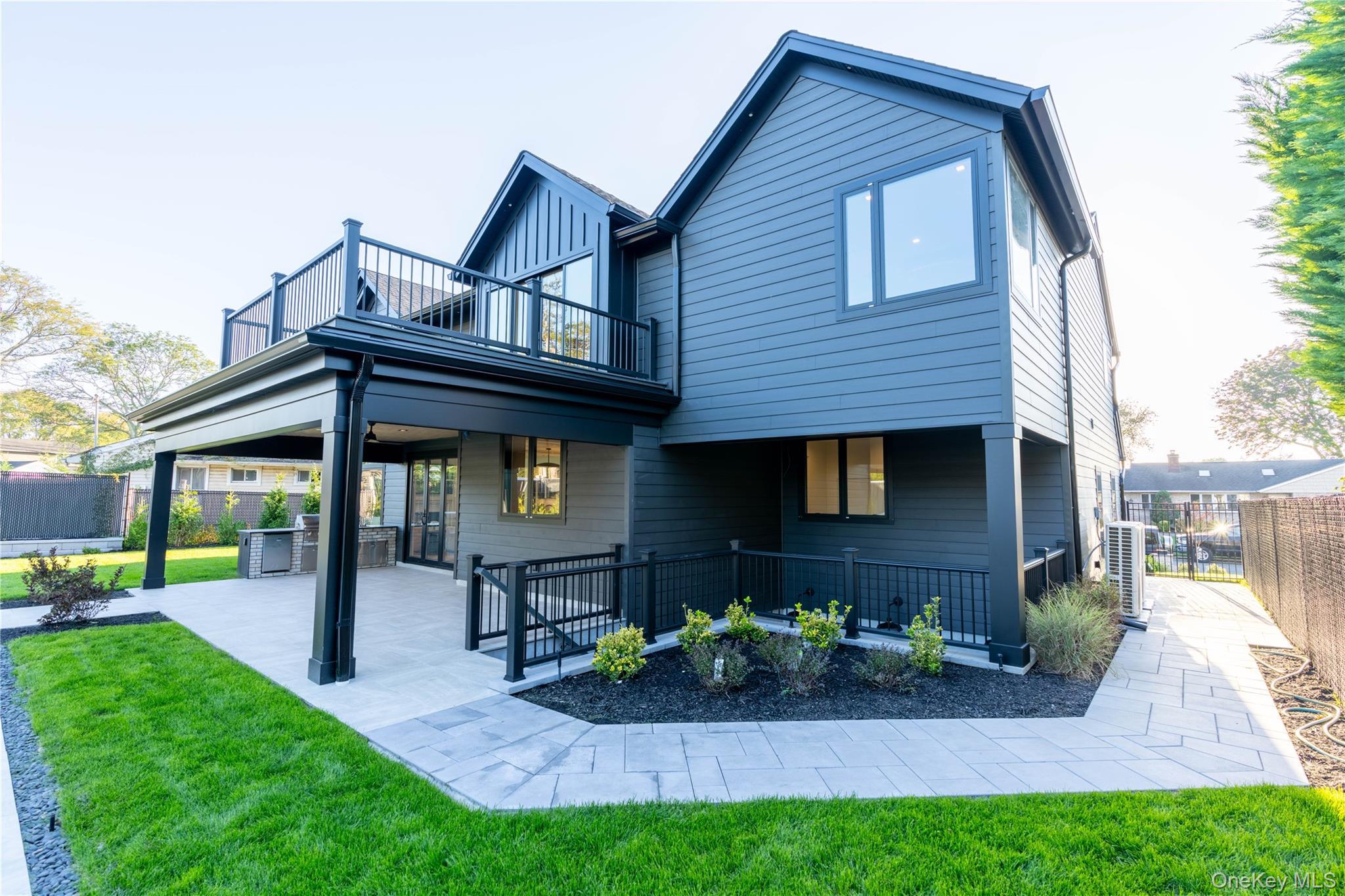 Single Family Davie Nassau County, NY 11590, MLS-922566-7