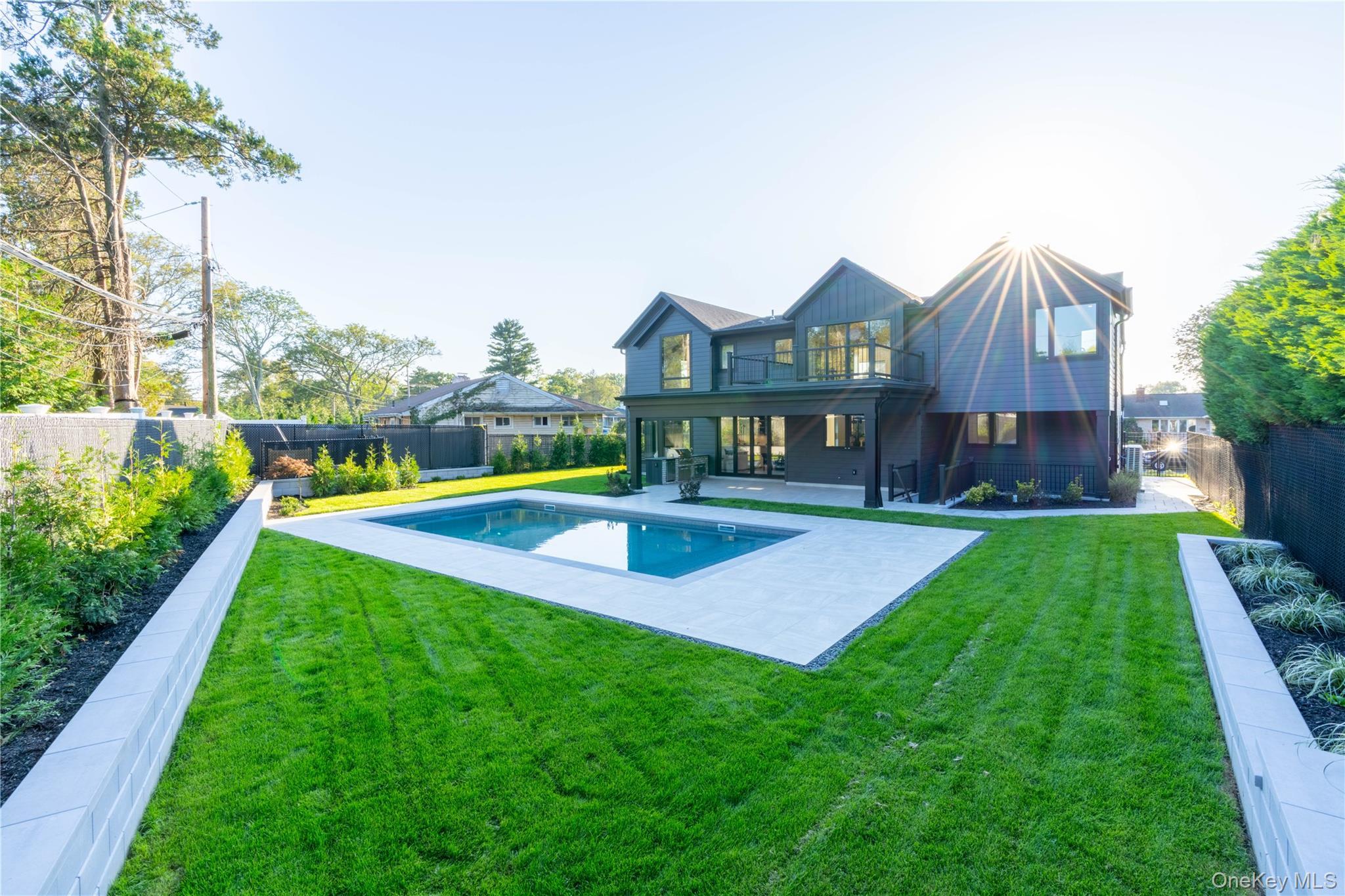 Single Family Davie Nassau County, NY 11590, MLS-922566-9