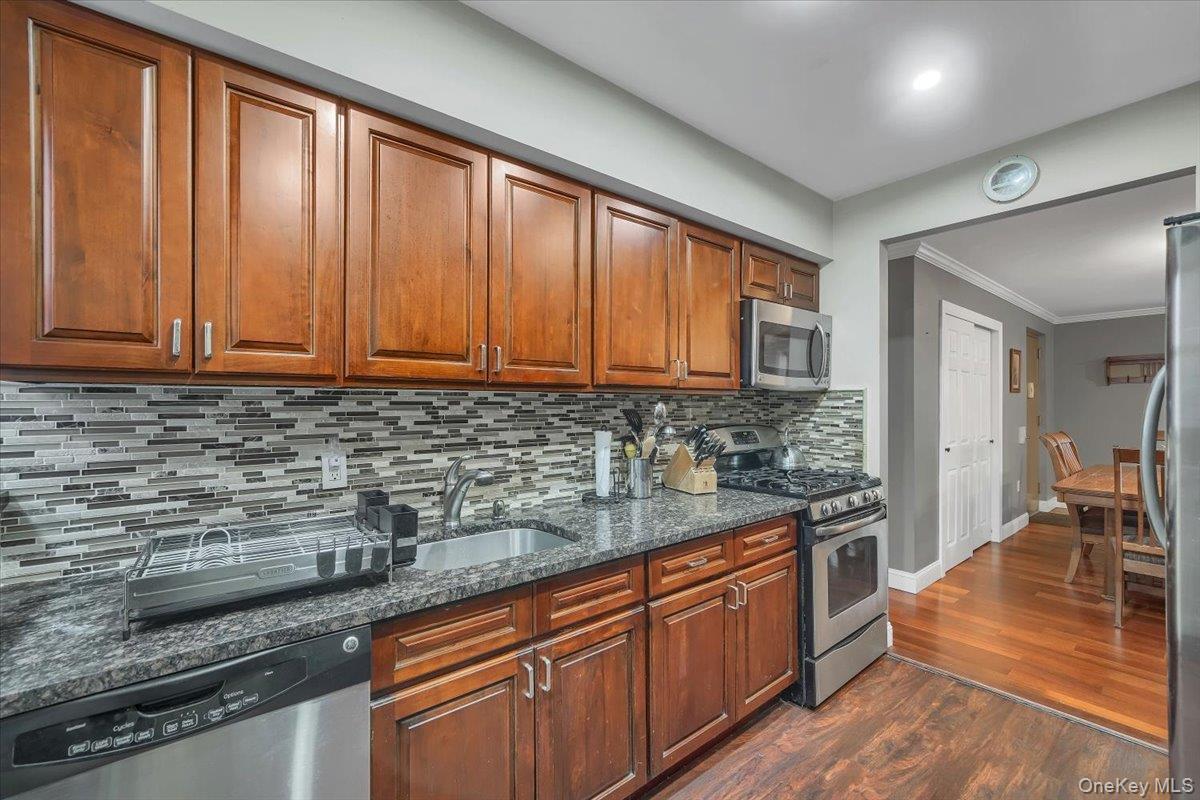 Single Family 239th Bronx, NY 10463, MLS-922591-9