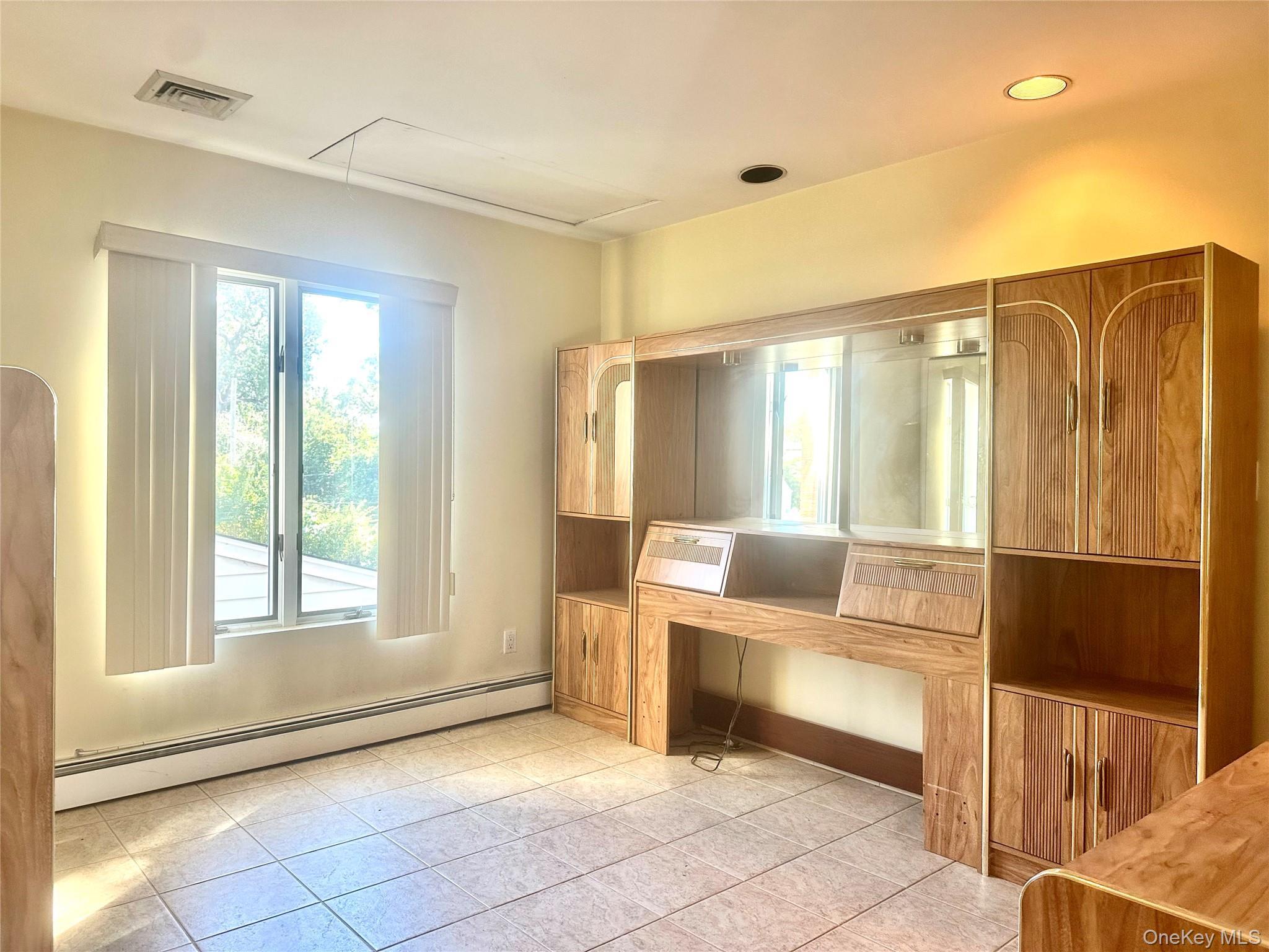 Single Family Windermere  Nassau County, NY 11010, MLS-922595-12