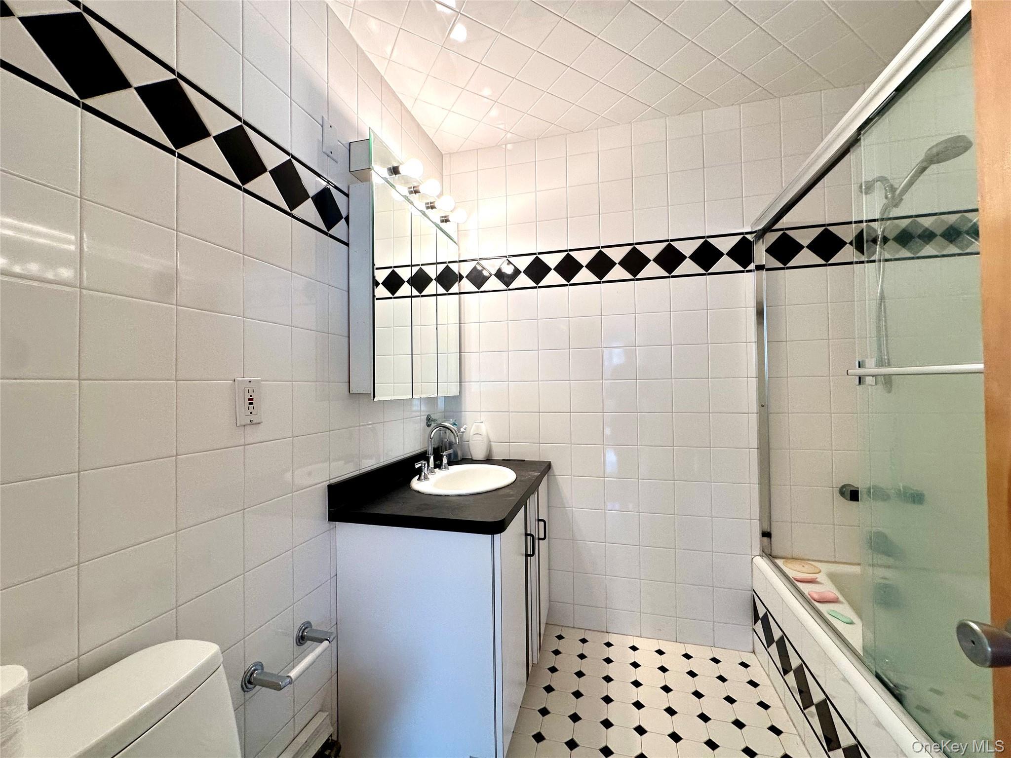 Single Family Windermere  Nassau County, NY 11010, MLS-922595-13