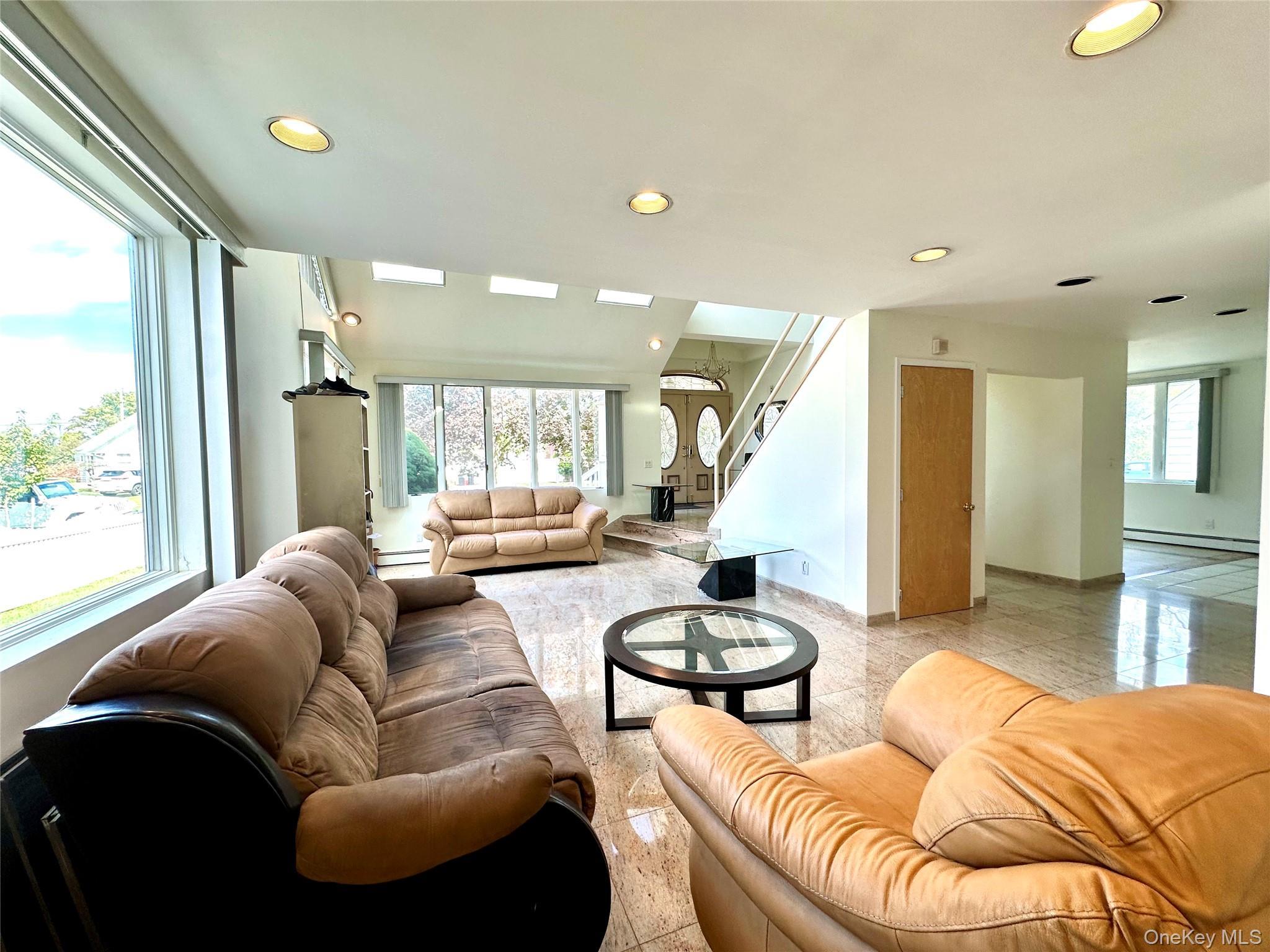 Single Family Windermere  Nassau County, NY 11010, MLS-922595-28