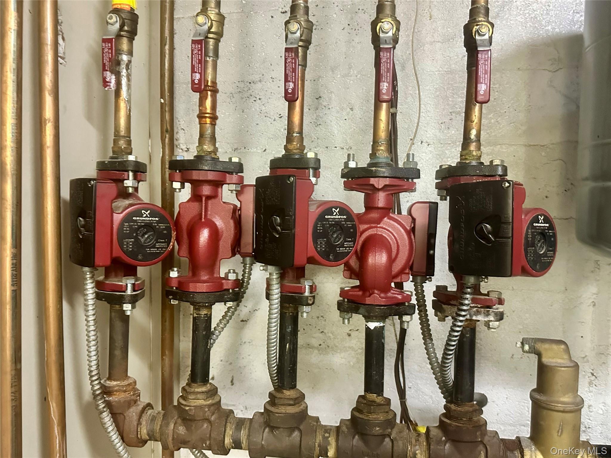 Single Family Windermere  Nassau County, NY 11010, MLS-922595-38