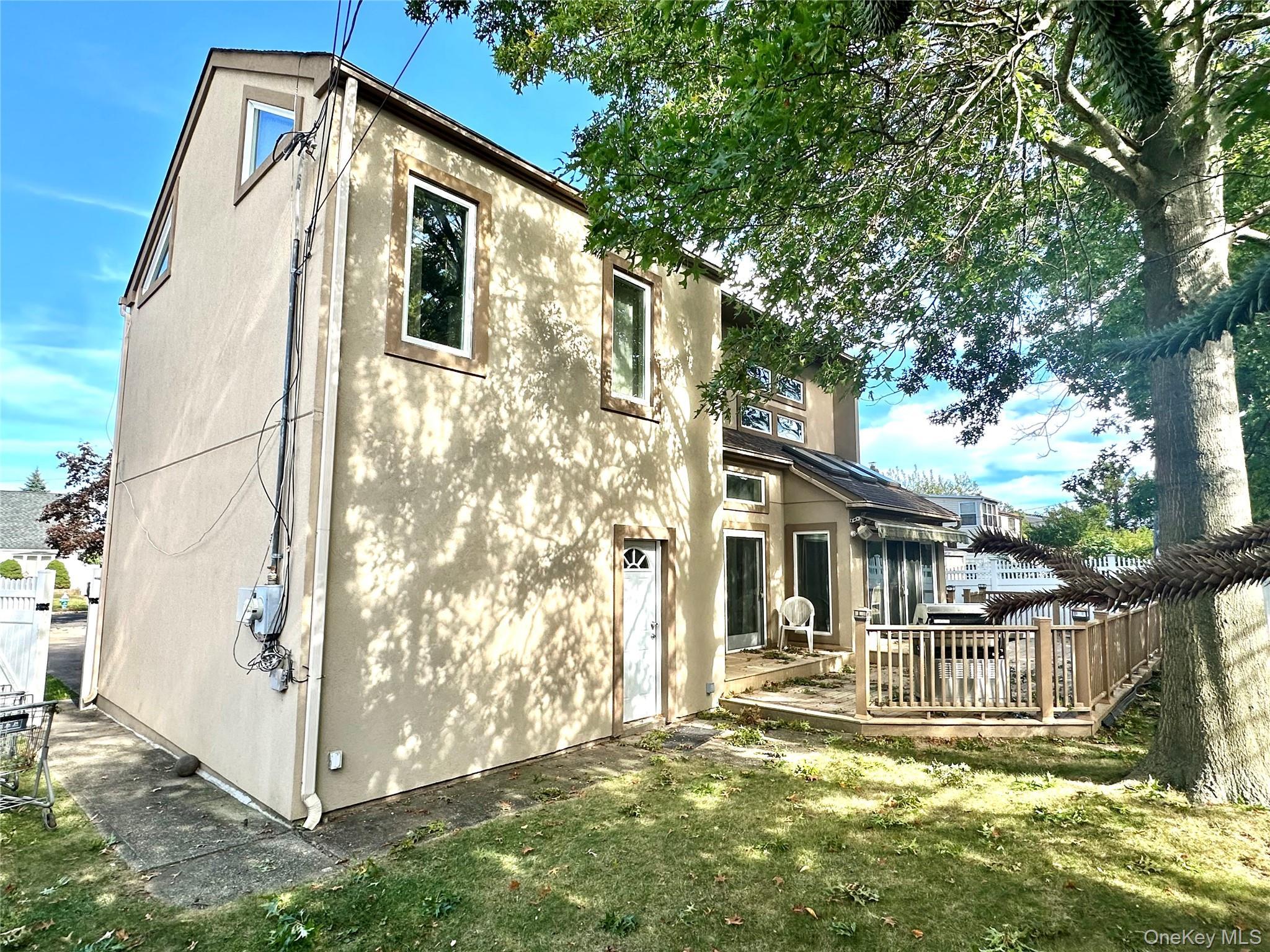 Single Family Windermere  Nassau County, NY 11010, MLS-922595-41