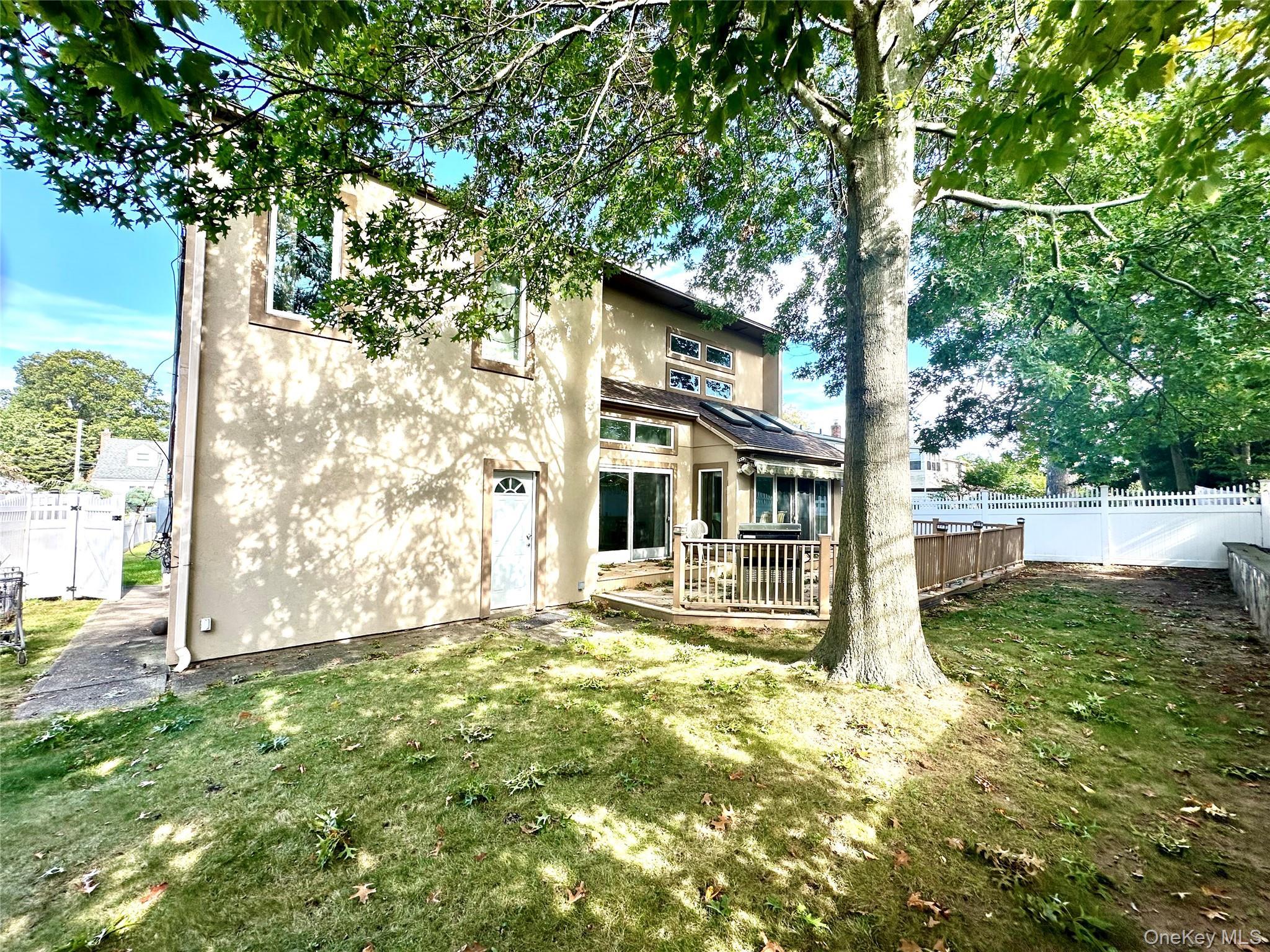 Single Family Windermere  Nassau County, NY 11010, MLS-922595-42