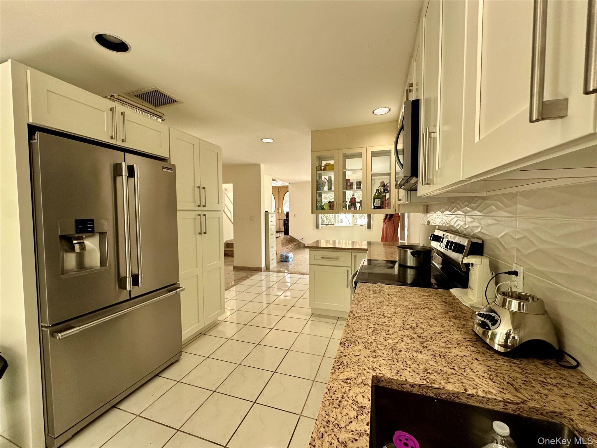 Single Family Windermere  Nassau County, NY 11010, MLS-922595-7