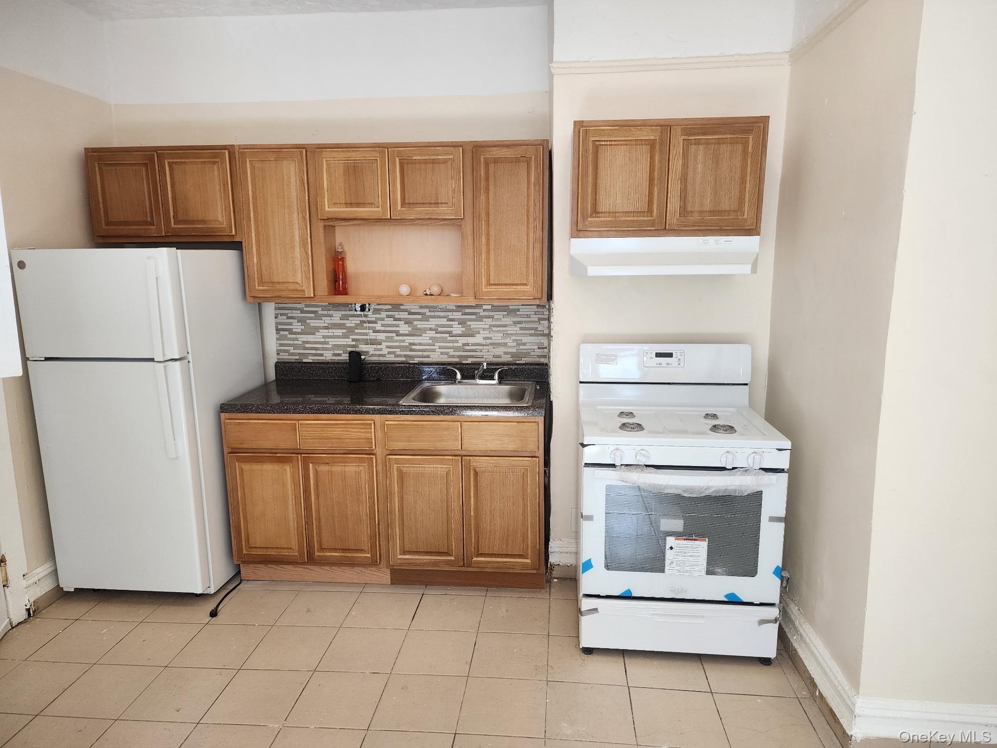 Single Family Legion  Brooklyn, NY 11212, MLS-922605-29