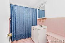 Single Family Laconia  Bronx, NY 10469, MLS-922611-12