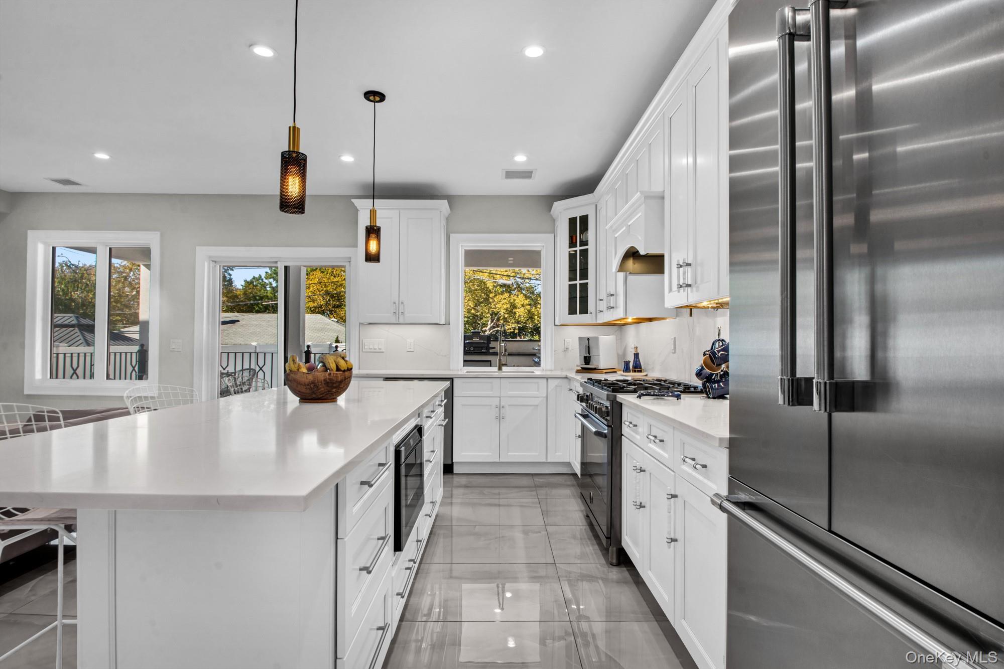 Single Family 8th Queens, NY 11357, MLS-922640-11