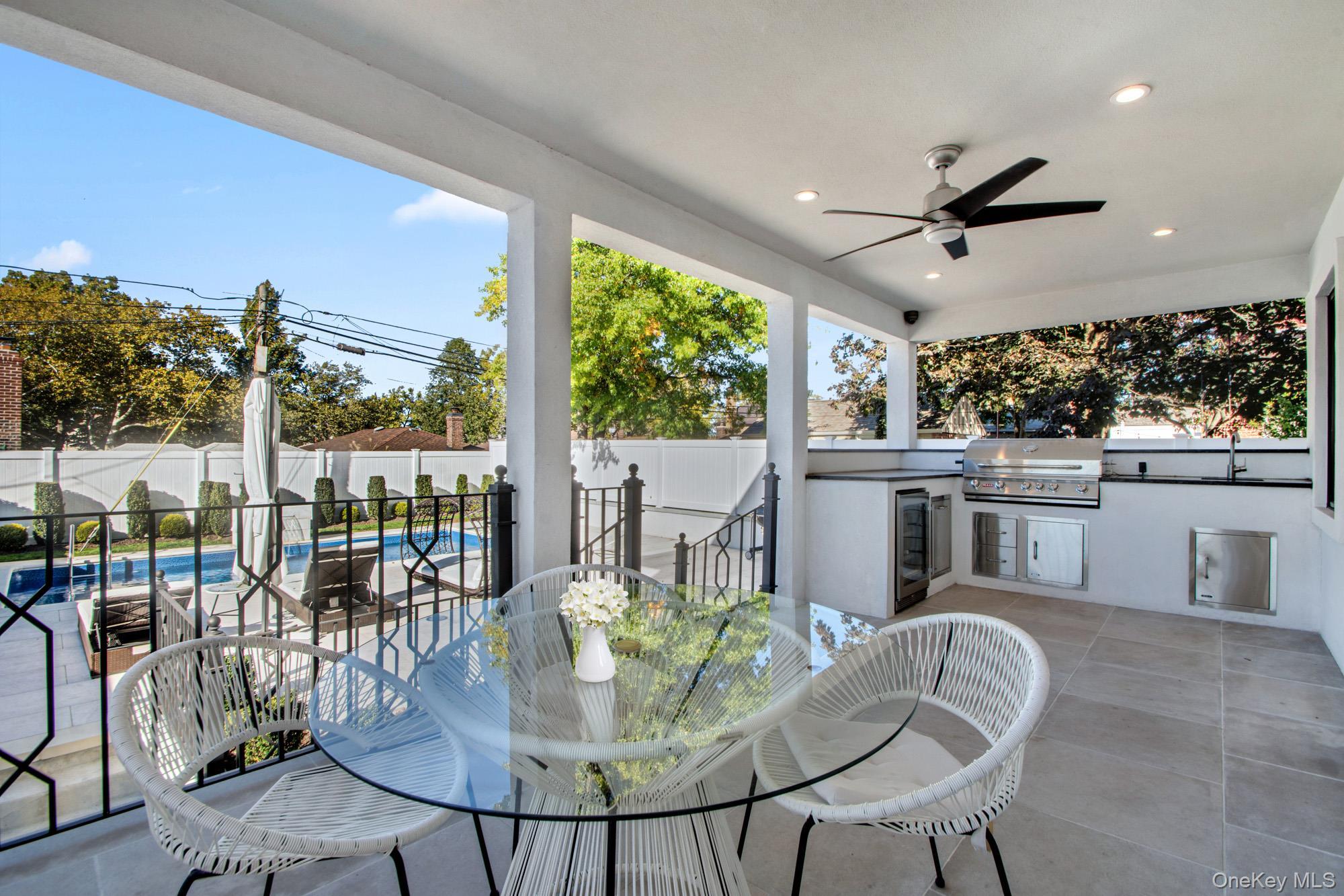 Single Family 8th Queens, NY 11357, MLS-922640-15