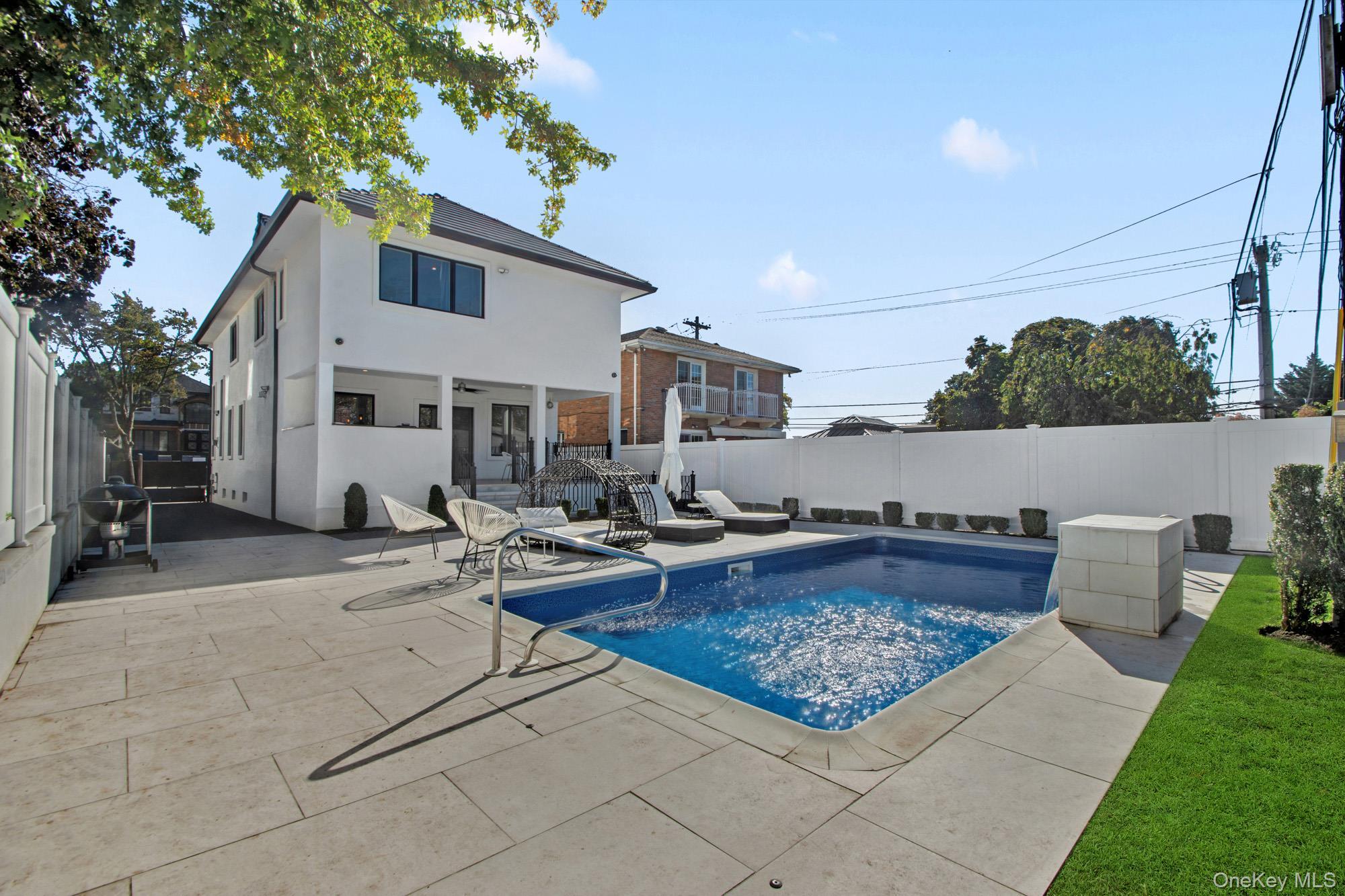 Single Family 8th Queens, NY 11357, MLS-922640-3